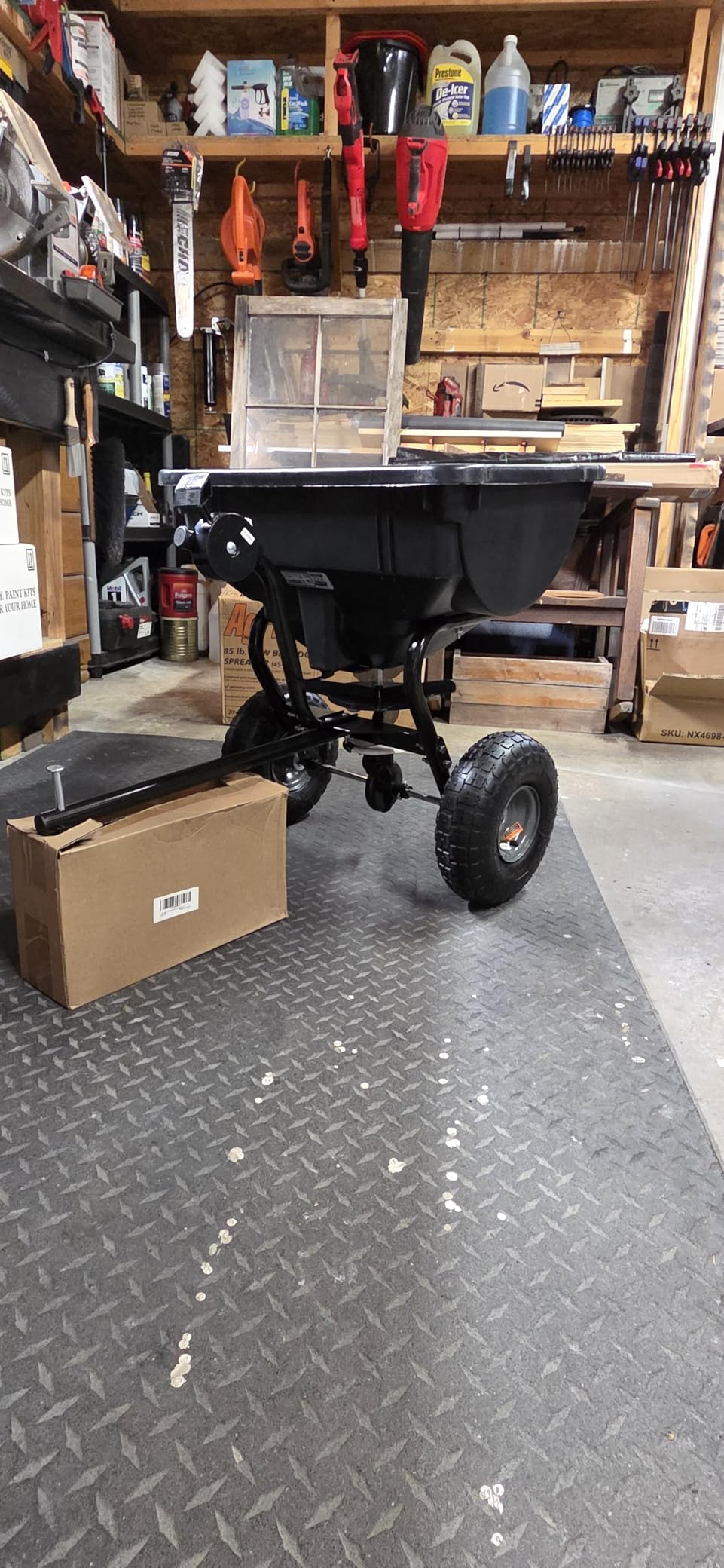 Agri-Fab Tow-Behind Broadcast Spreader - 85-Lb. Capacity, Model Number 45-0530 customer photo 2