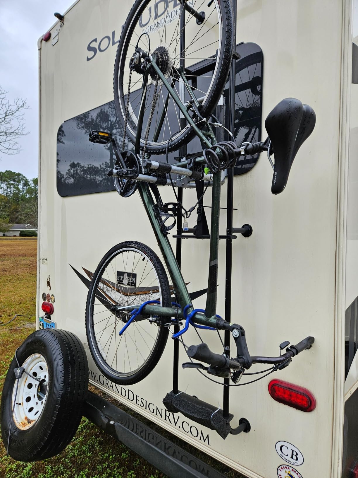Camco RV Camper Ladder Mount Folding Bike Rack, Heavy-Duty Steel, 51492 customer photo 1