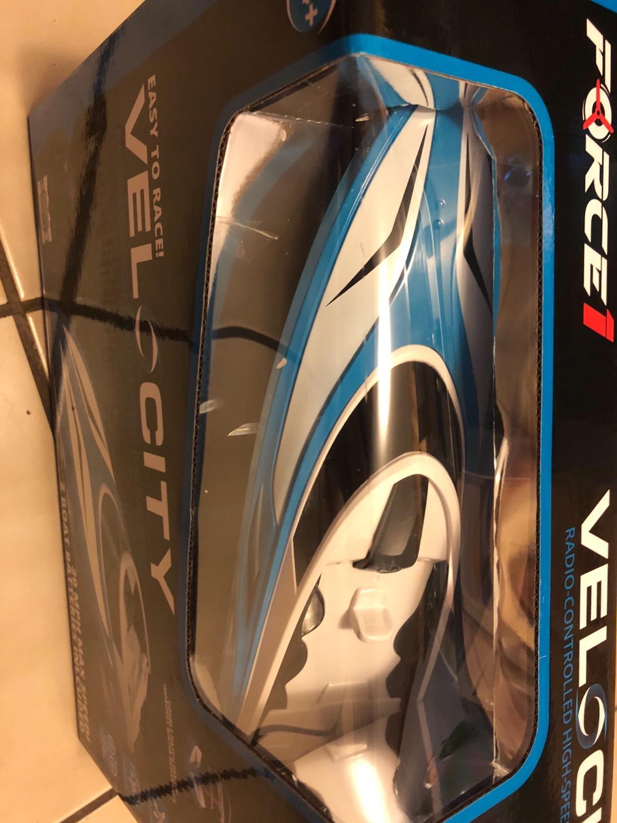 Force1 Velocity Blue Fast RC Boat- Remote Control Boats for Adults and Kids, Underwater Speed Racing Mini RC Boats for Pools and Lakes, 2.4GHZ Transmitter, 2 Rechargeable Batteries, Low Battery Alert customer photo 1