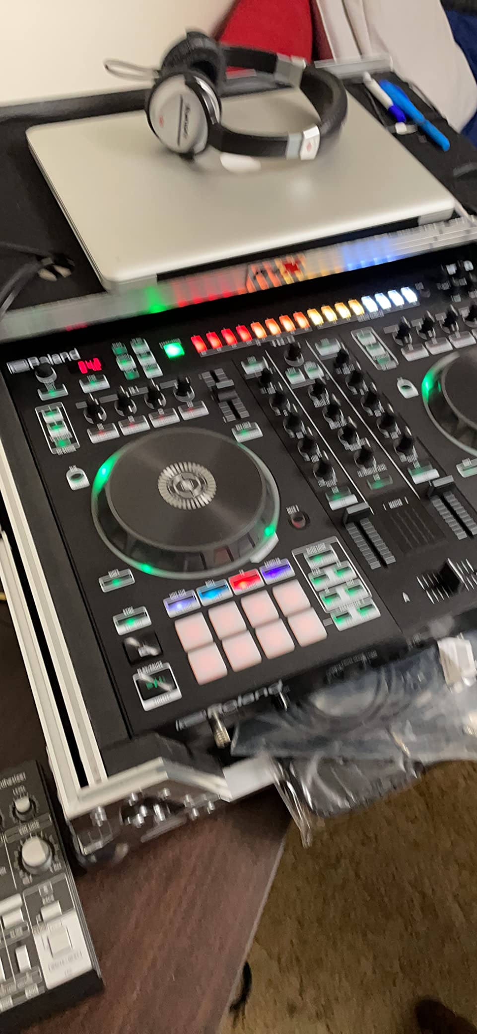 Roland DJ-505 Two-Channel, Four-Deck Serato DJ Controller (DJ-505) customer photo 1