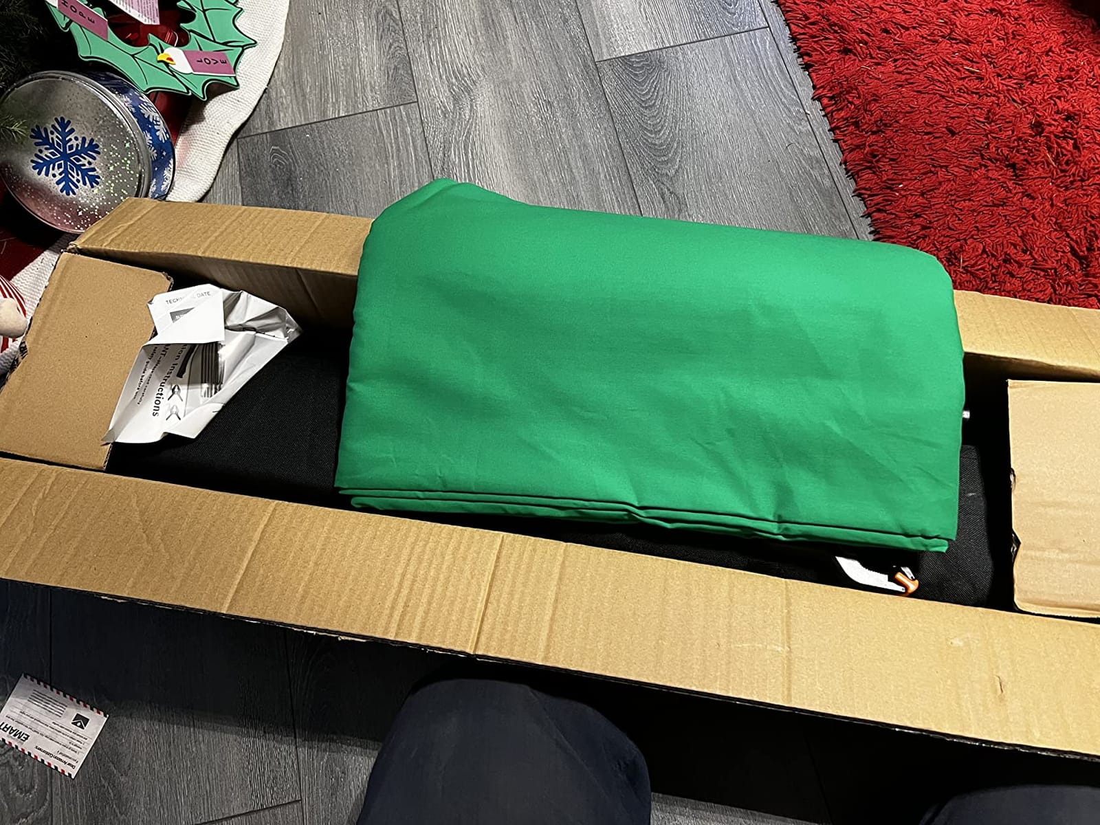EMART Green Screen Backdrop Kit, 8.5x10FT Stand with 10x12FT Backdrop | Photography Background Support System with 100% Cotton Muslin Backdrop, 2Clamps for Photo Studio, Video Shooting, Live Stream customer photo 2