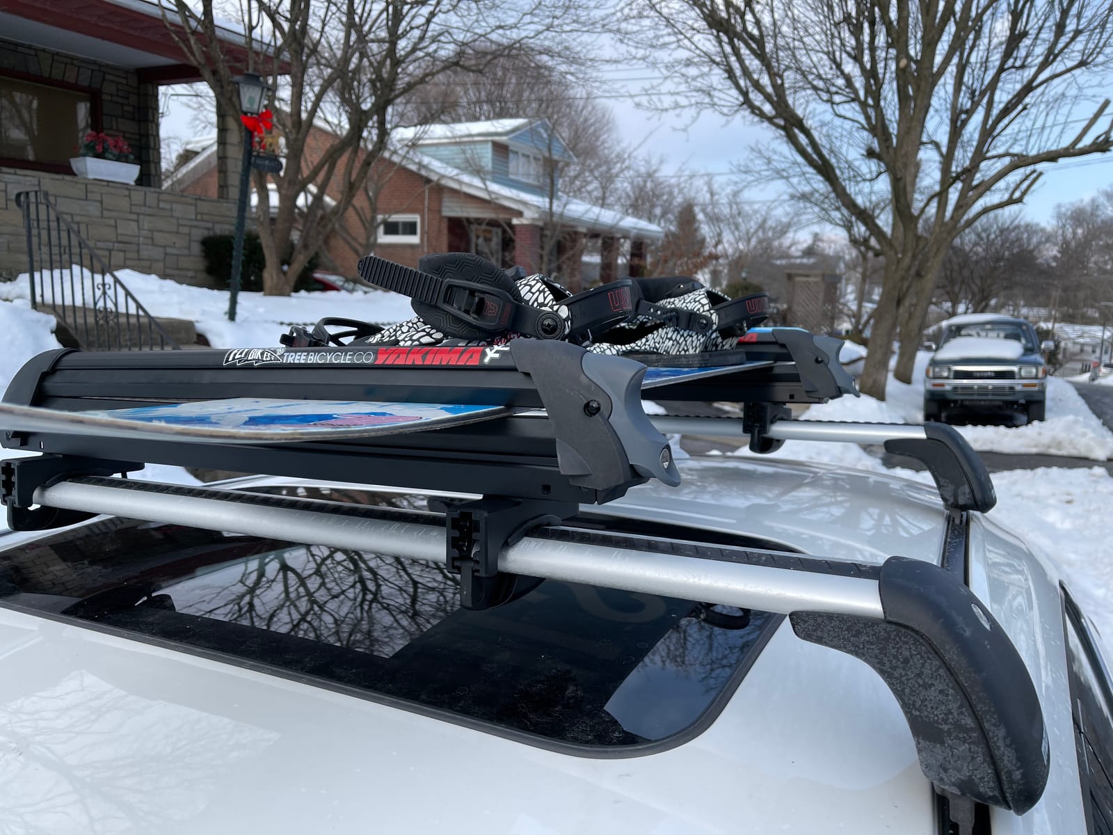 Yakima PowderHound 6 Ski & Snowboard Car Roof Rack for Crossbars customer photo 2