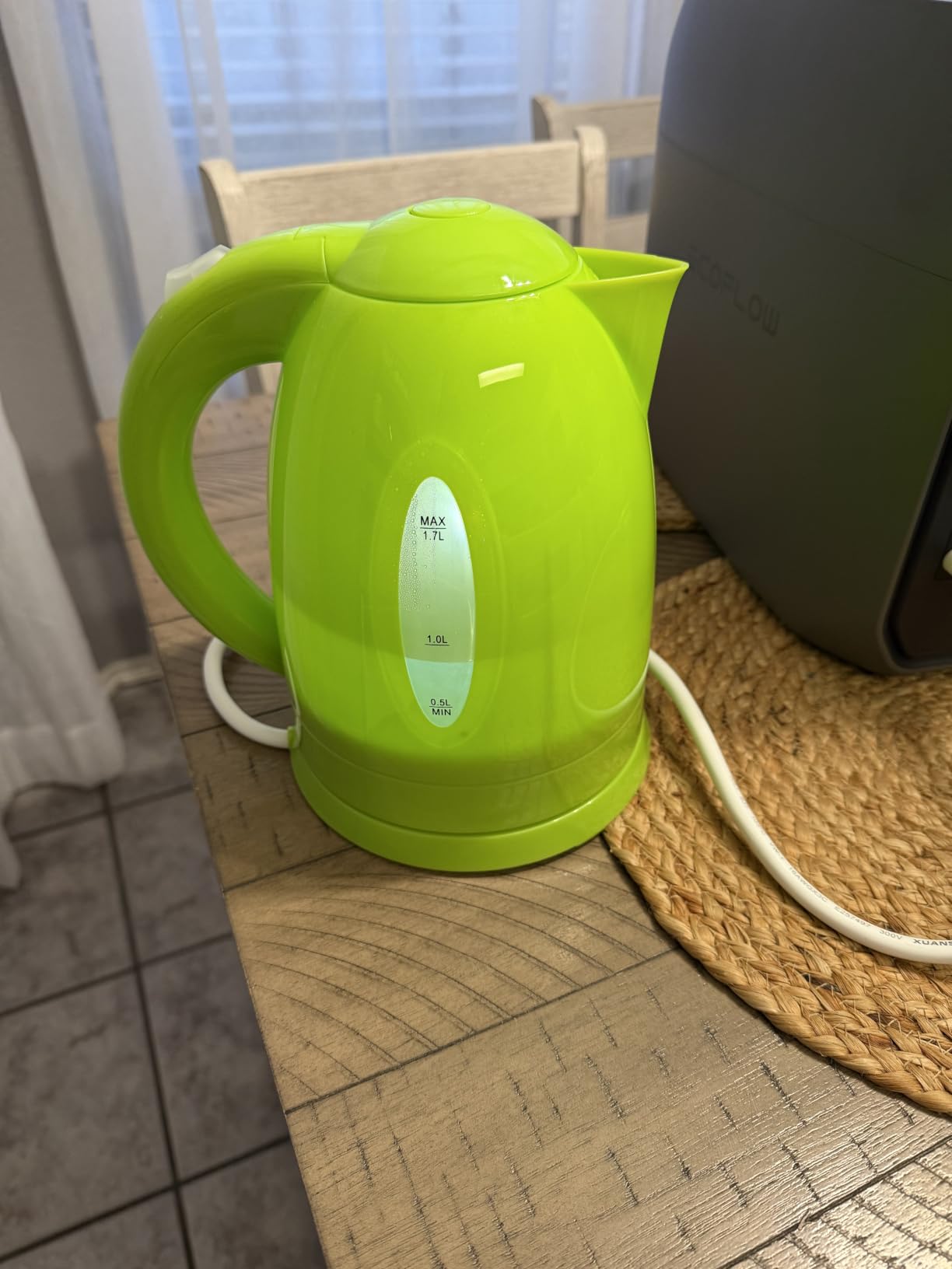 OVENTE 1.7L Electric Tea Kettle, 1100W BPA-Free Water Boiler, Black KP72B | Fast Boiling, Auto Shut-Off, Boil-Dry Protection, 360° Swivel Base, Cordless Serving, Clear-View Window and Removable Filter customer photo 2