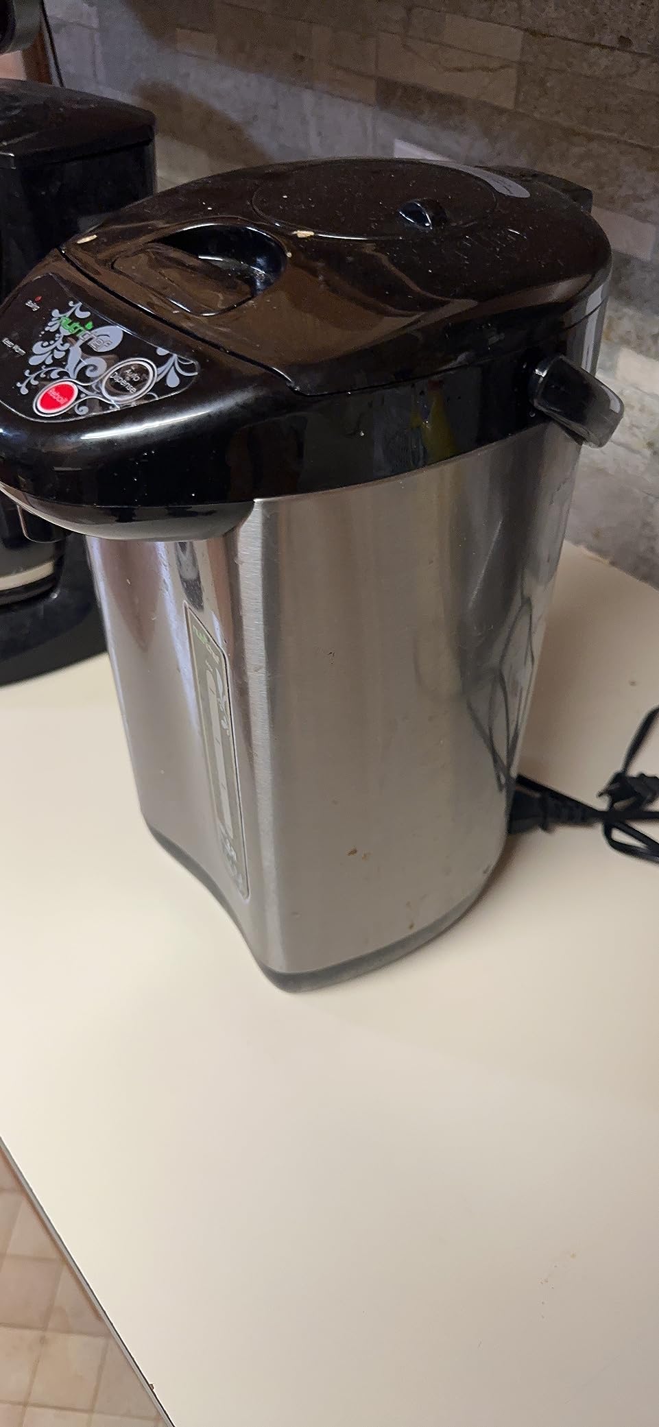 NutriChef Hot Water Urn Pot Insulated Stainless Steel,Auto & Manual Dispense,Auto Boiler,Safety Lock Shutoff 3.38 QT /3.2L - Auto Boiler Shut Off - PKWK43 customer photo 1