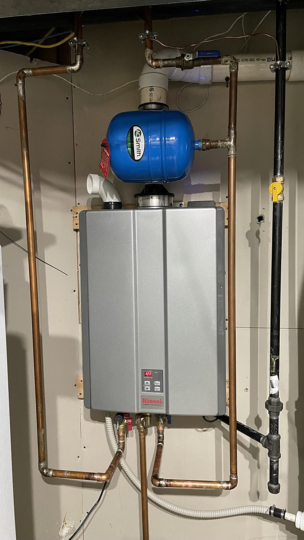 Rinnai RUR199iN Condensing Tankless Hot Water Heater, 11 GPM, Natural Gas, Indoor Installation customer photo 2