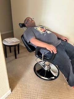 Hydraulic Reclining Barber Chair For Hair Stylist, Tattoo & Salon customer photo 2