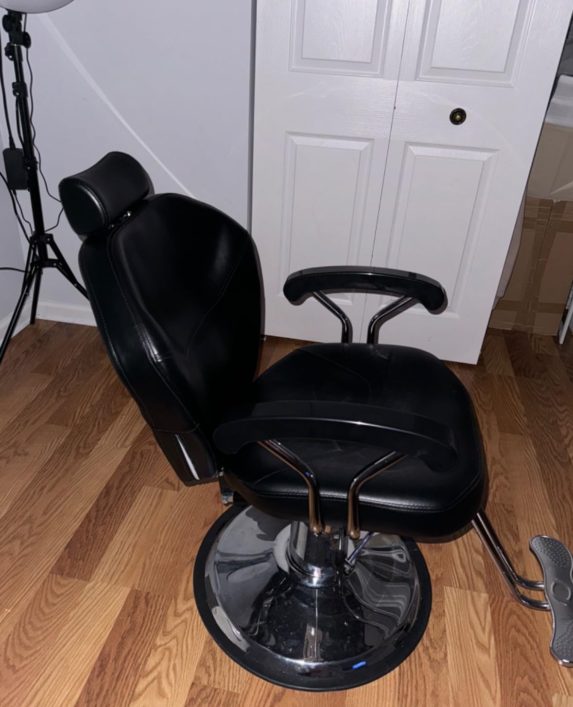 Artist hand Professional Barber Chair, Hydraulic Reclining Salon Chair customer photo 2