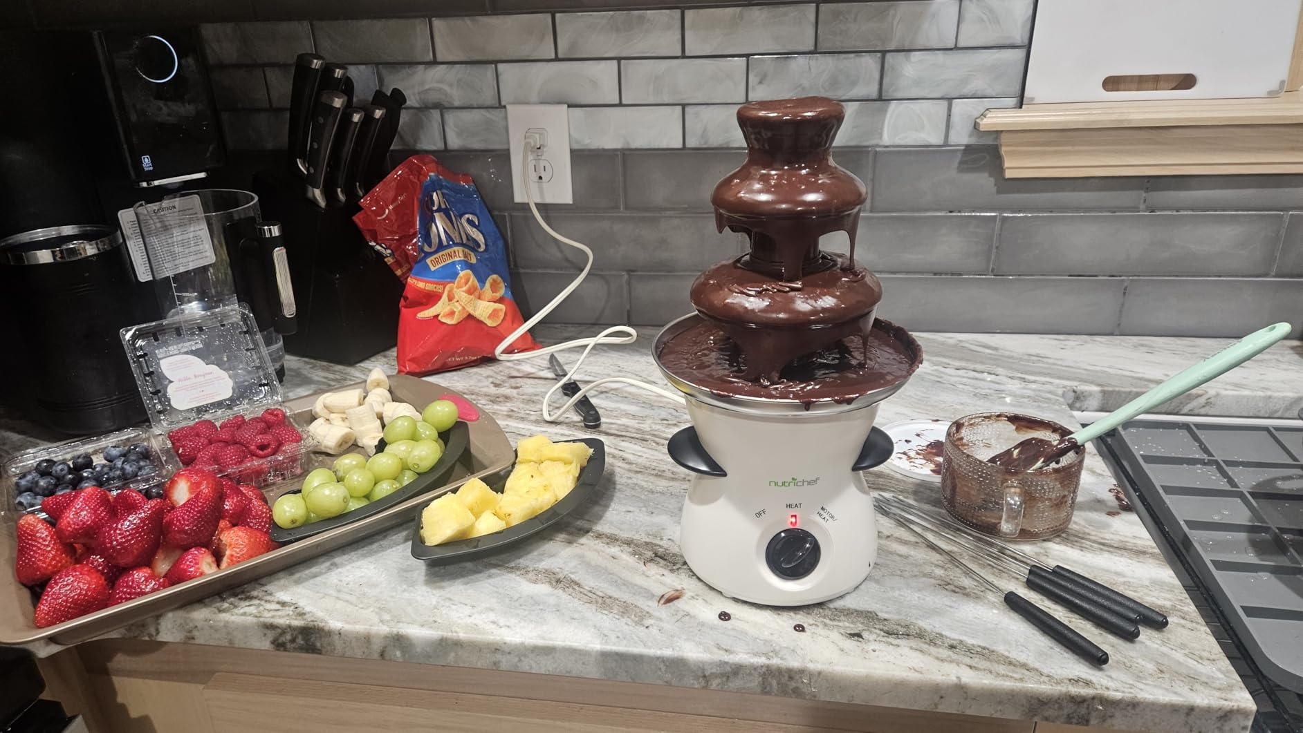 Nutrichef 3 Tier Chocolate Fondue Fountain - Electric Stainless Chocolate Dipping Warmer Machine - Warm & Melt Chocolate, Butter & Cheese - Great for Parties, Events & Weddings - Pot Capacity 16 OZ customer photo 2
