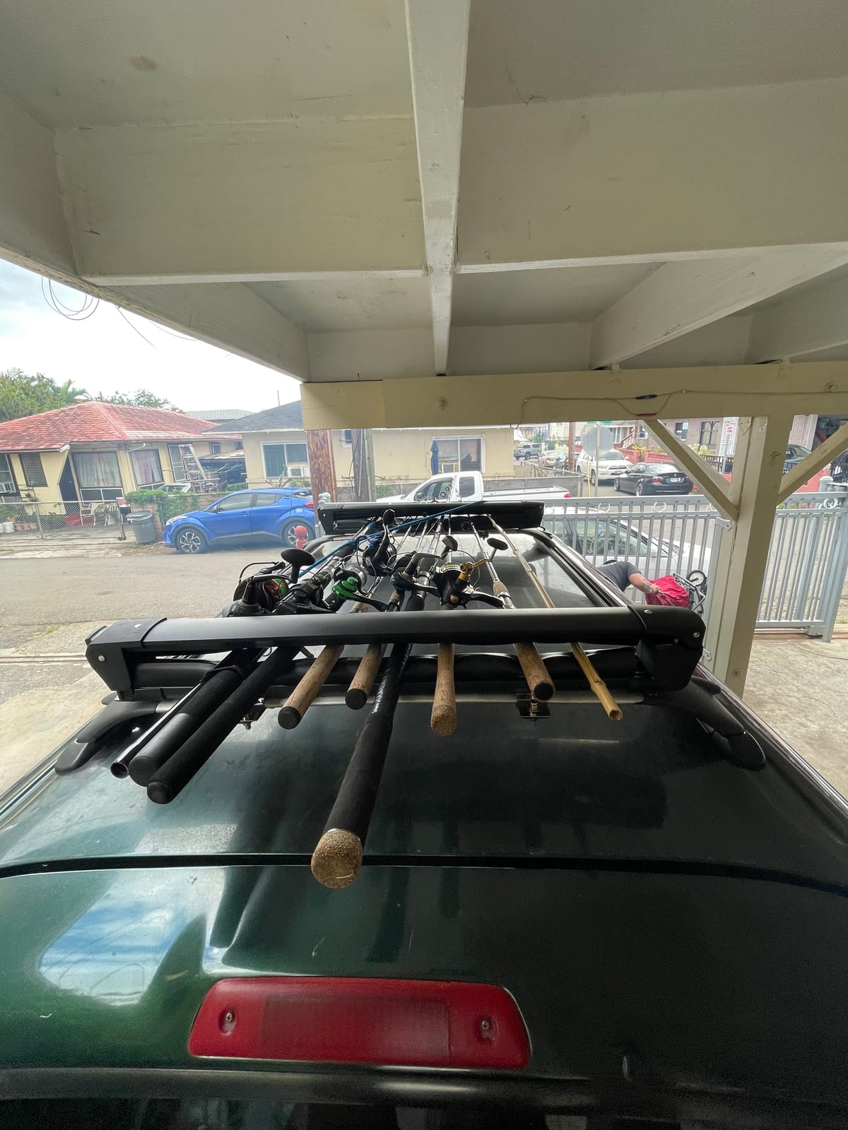AA Products Inc. 33'' Aluminum Universal Ski Roof Rack Fits 6 Pairs Skis or 4 Snowboards, Ski Roof Carrier Fit Most Vehicles Equipped Cross Bars customer photo 2