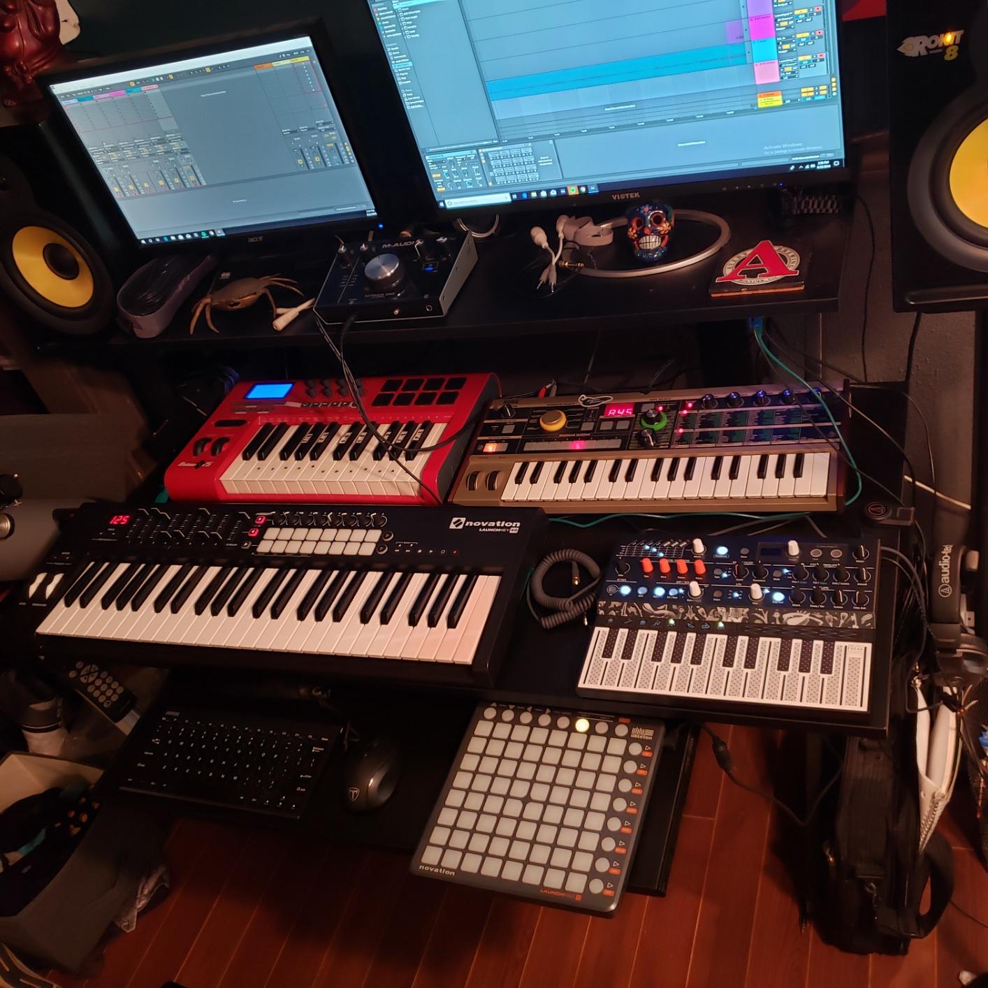Arturia MicroFreak Synthesizer Keyboard customer photo 2