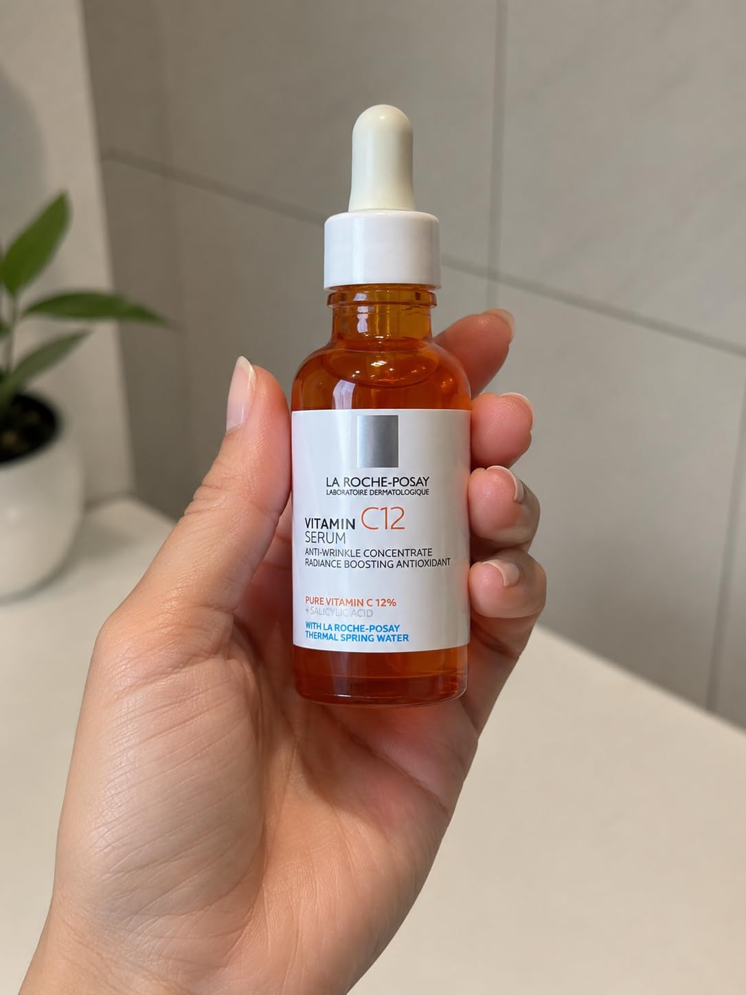 La Roche-Posay 12% Vitamin C Face Serum, 2 formulas with hyaluronic acid customer photo 2