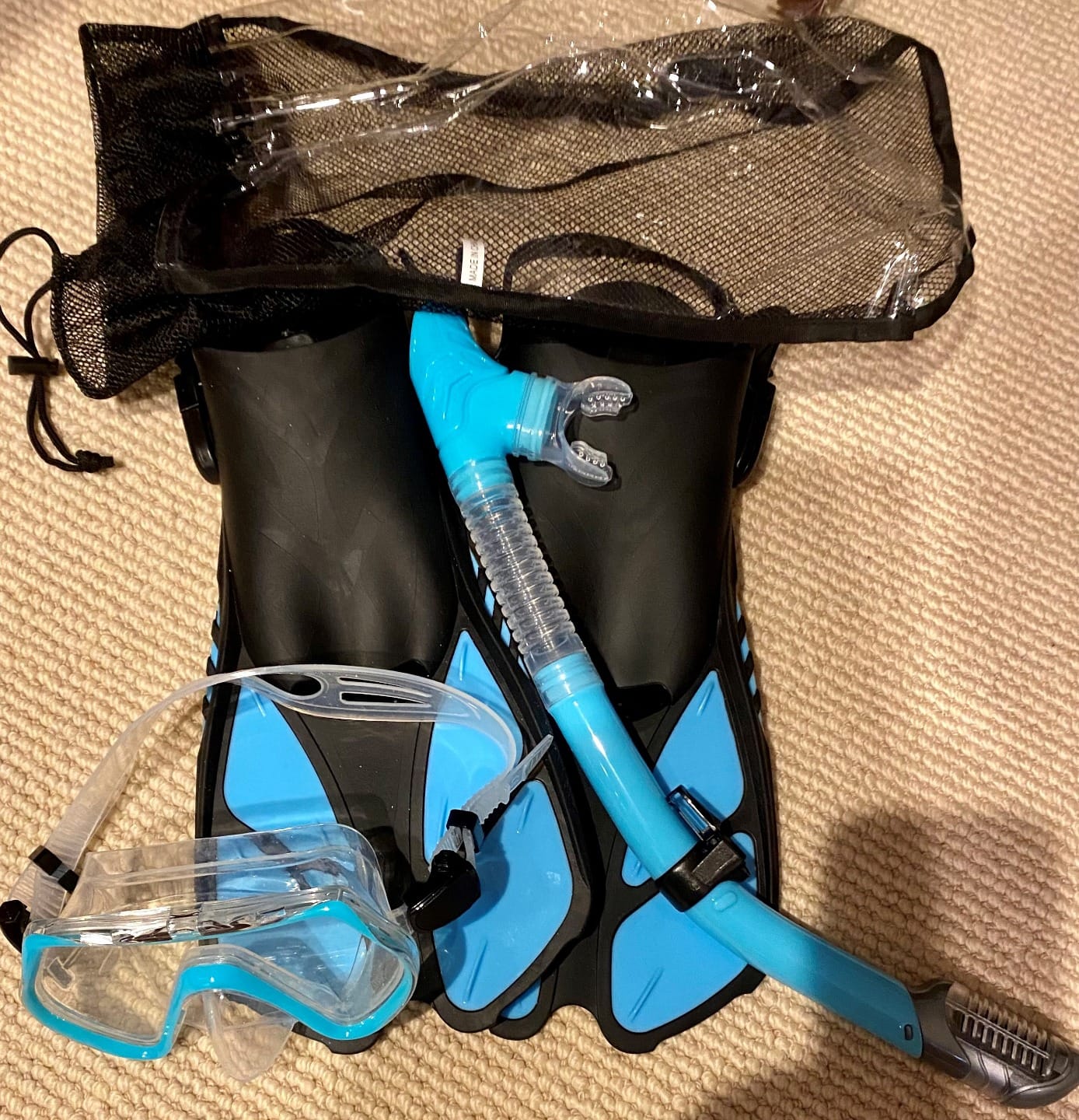 ZEEPORTE Mask Fin Snorkel Set, Travel Size Snorkeling Gear for Adults with Panoramic View Anti-Fog Mask, Trek Fins, Dry Top Snorkel and Gear Bag for Swimming Training, Snorkeling Kit Diving Packages customer photo 2