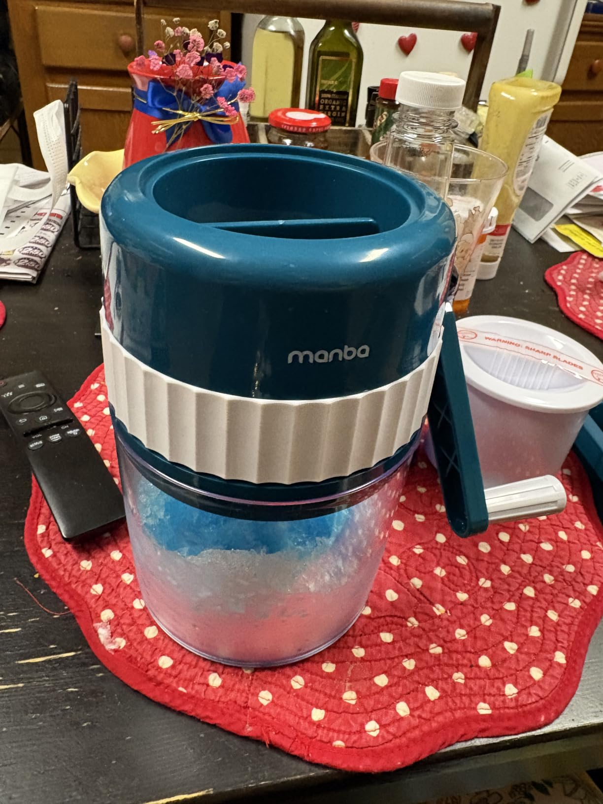 MANBA Manual Snow Cone Machine Maker for Shaved Ice, Snowcones, Slushes customer photo 2