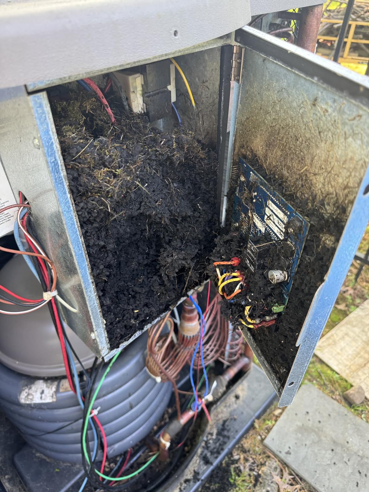 Hayward HeatPro Pool Water Heat Pump Heater for Inground Pools, 140,000 BTU customer photo 1