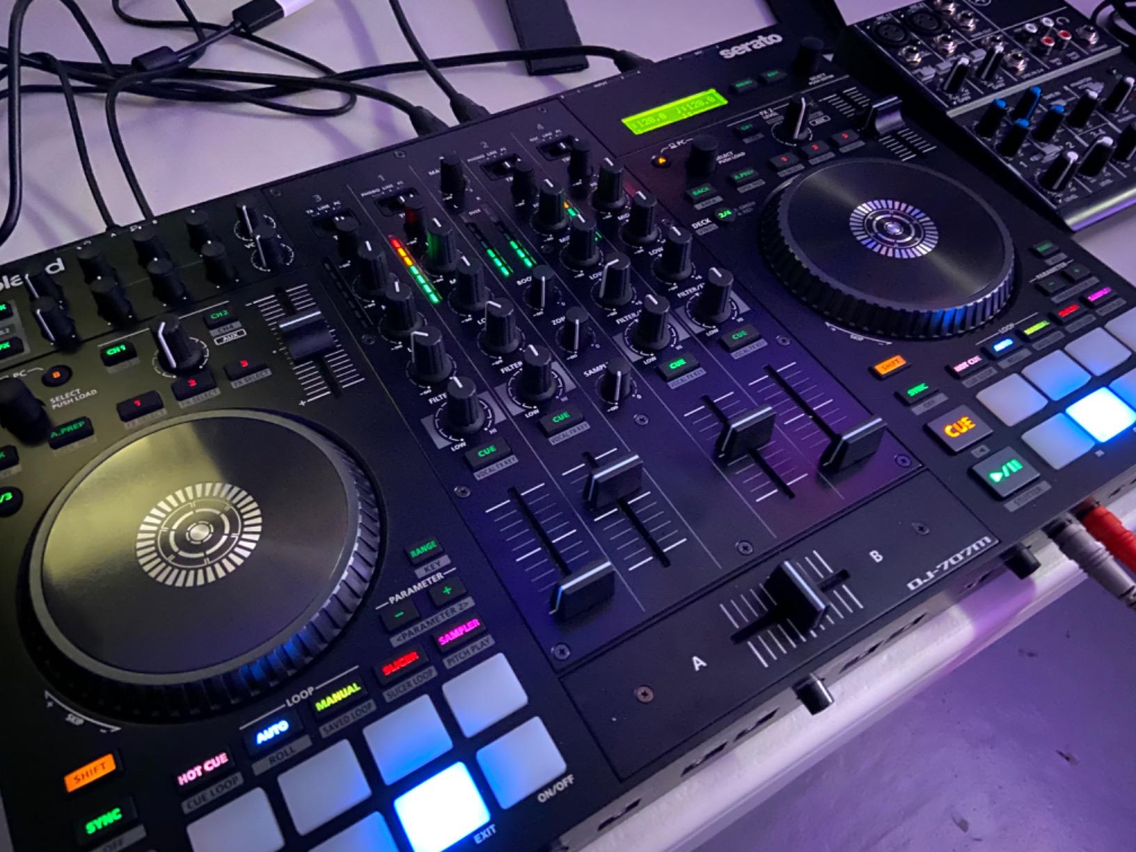 Roland DJ-707M DJ Controller for live streamers and content creators (DJ-707M) | 4-channel Serato DJ controller with dual USB and feedback suppression for mixing, performance and loudspeaker management customer photo 1
