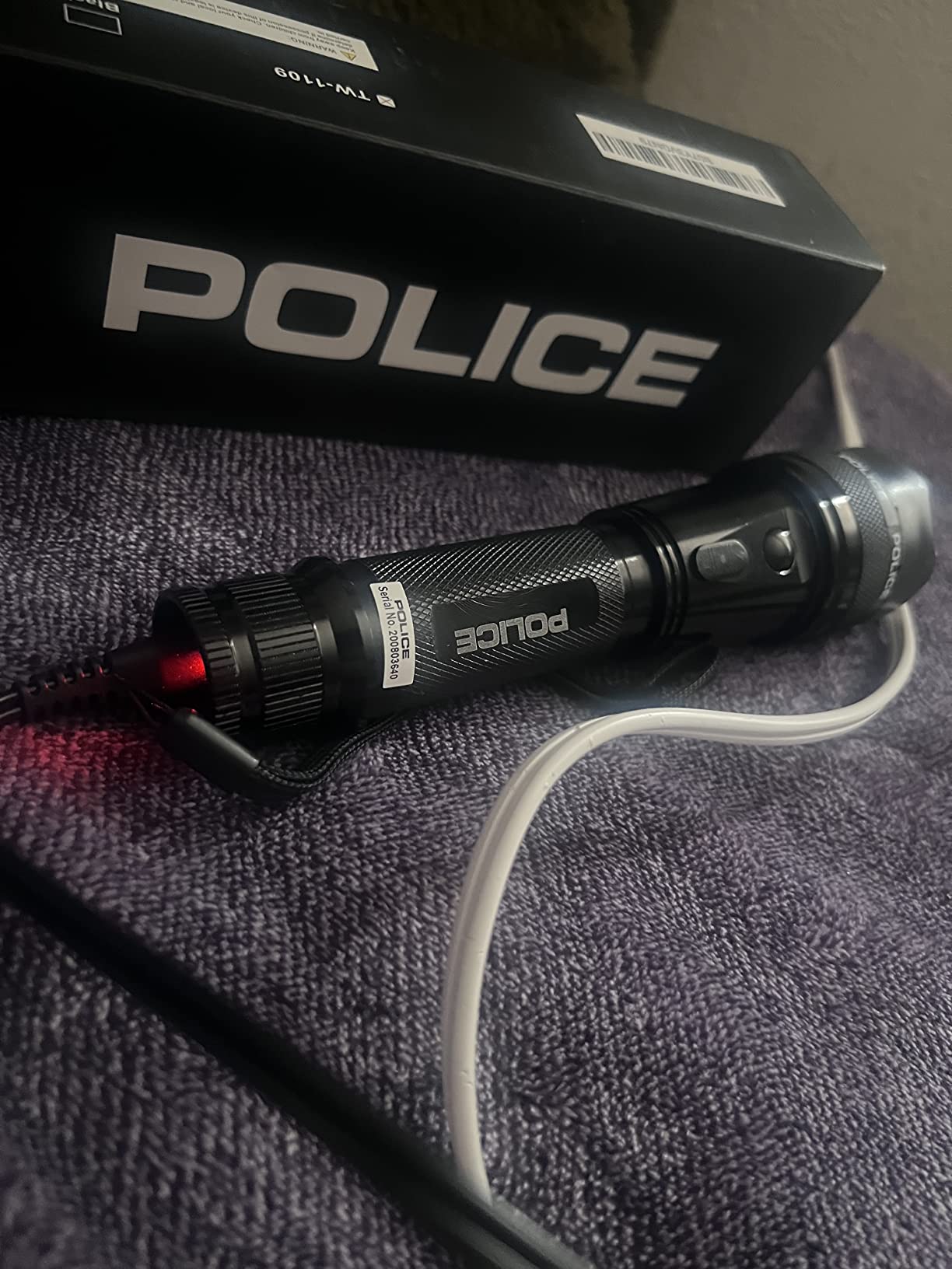 POLICE Stun Gun 1109 - Max Volt Rechargeable with LED Tactical Flashlight customer photo 2