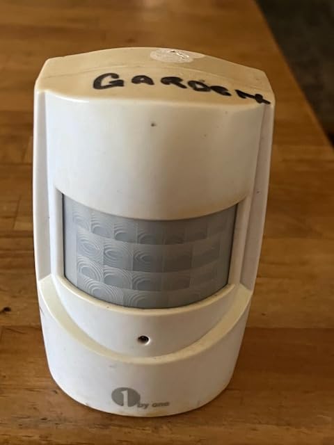 1byone Driveway Alarm, 36 Melodies, 1 Plug-in Receiver 2 PIR Detectors customer photo 2