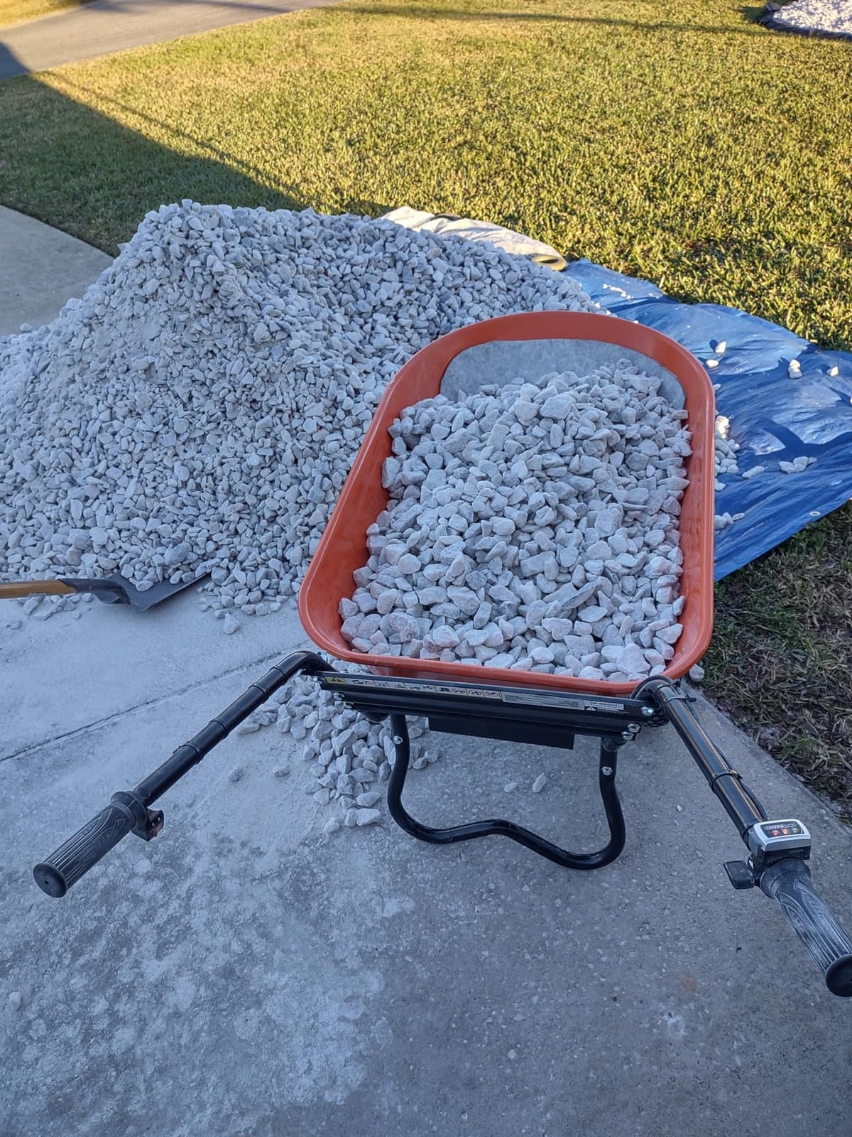 SuperHandy Electric Wheelbarrow Utility Cart, 24V, 330 lb, Power Wagon customer photo 2