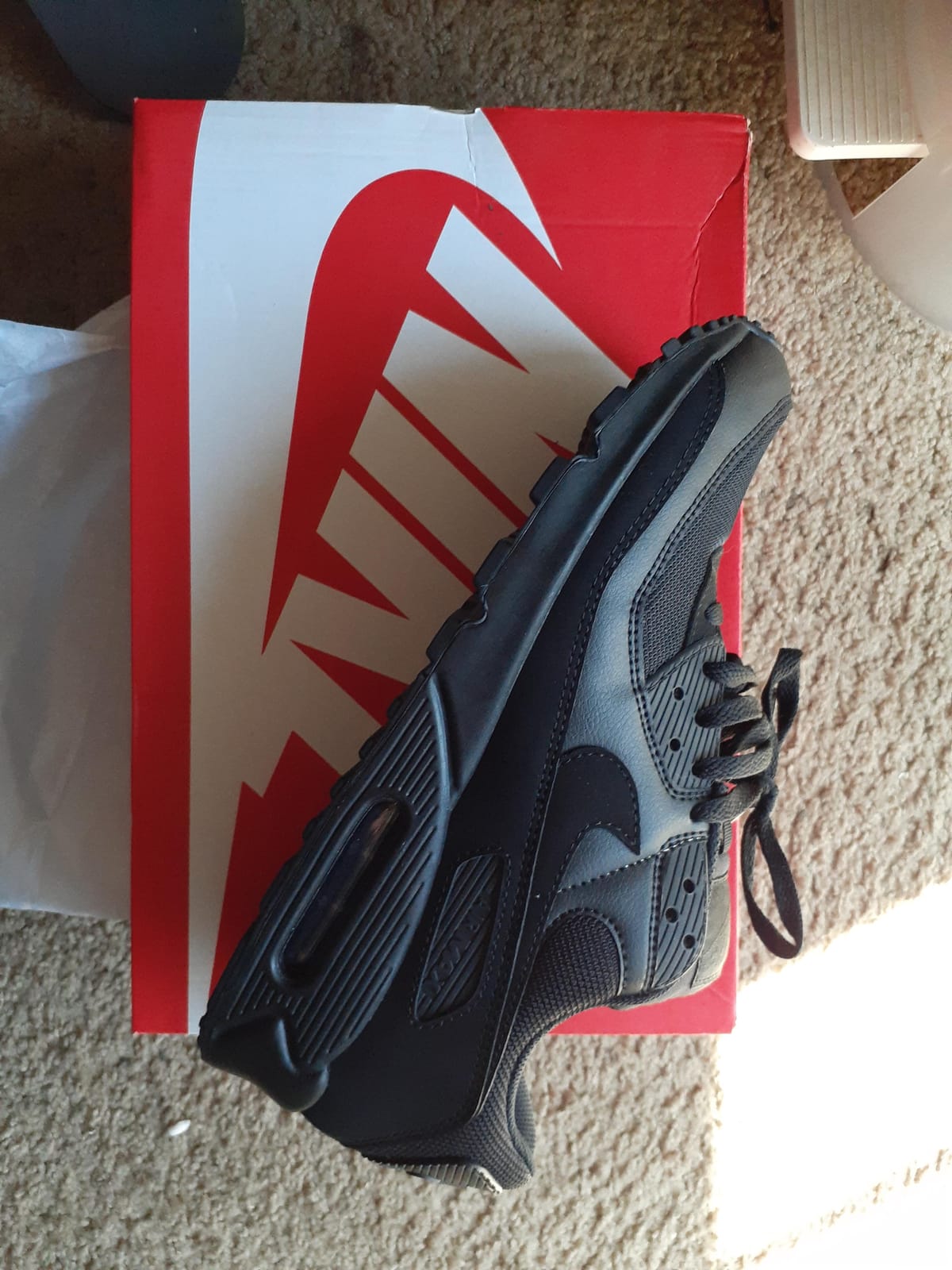 Nike Men's Air Max 90 Leather Low-Top Sneakers customer photo 2