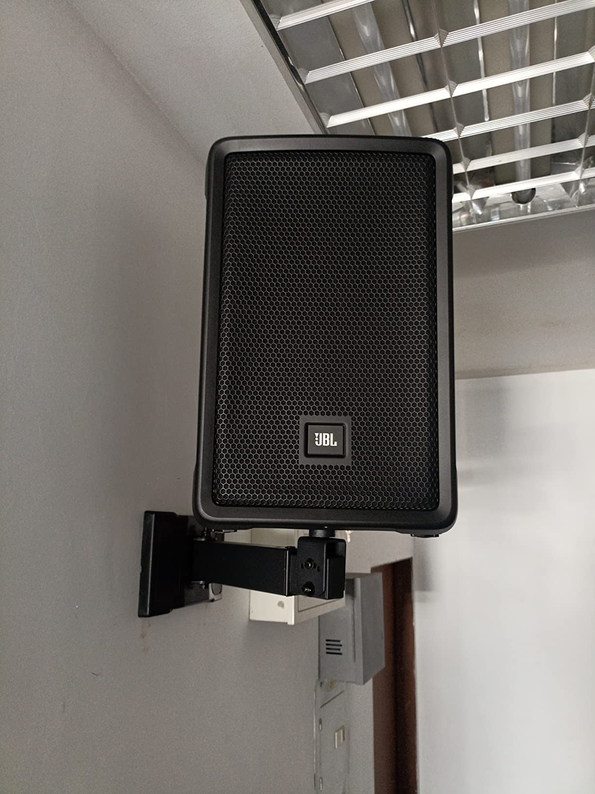 JBL Professional IRX108BT Powered PA Speaker, Portable Loudspeaker with Bluetooth, 8 Inch Woofer, 1300 Watt, Mobile DJ, Musicians, Small Venues, Ceremonies and Sports Events, Black | Bluetooth, 8 Inch Woofer, 1300 Watt, Mobile DJ, Musicians, Small Venues, Ceremonies, Sports Events customer photo 2