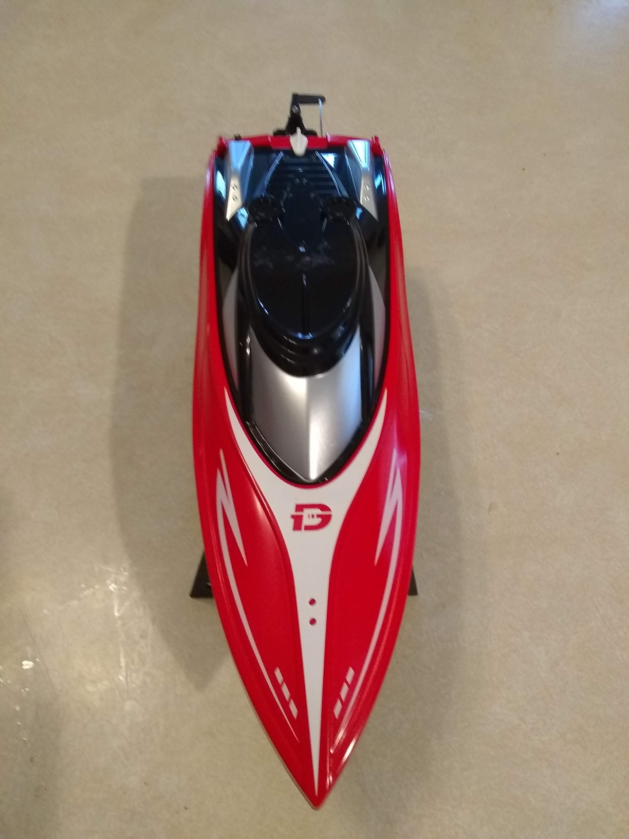 DEERC H120 Fast RC Boat for Pools and Lakes, 2.4 GHz 20+ MPH Racing Boats for Kids & Adults with Rechargeable Battery,Low Battery Alarm,Capsize Recovery,Gifts for Boys Girls customer photo 2