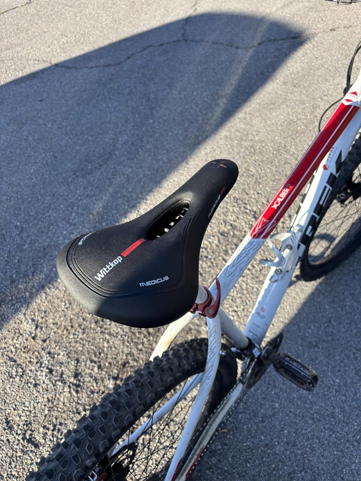 Wittkop Bike Seat I Bicycle Seat for Men and Women, Waterproof Bike Saddle with Innovative 5-Zone-Concept I Exercise Bike Seat for BMX, MTB & Road customer photo 2