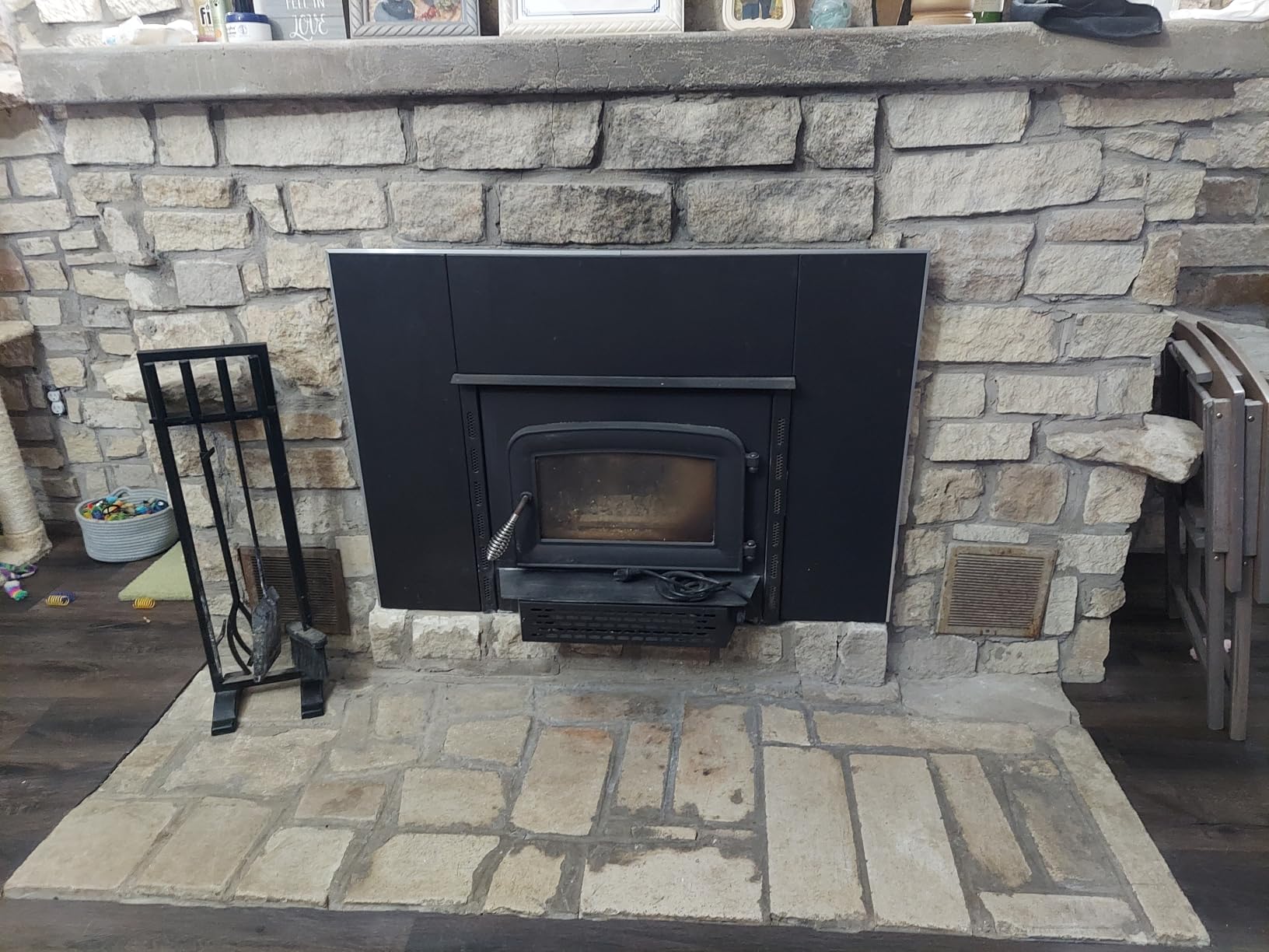 Ashley Hearth AW1820E 1,200 Sq. Ft. Wood Stove Insert , Black customer photo 1