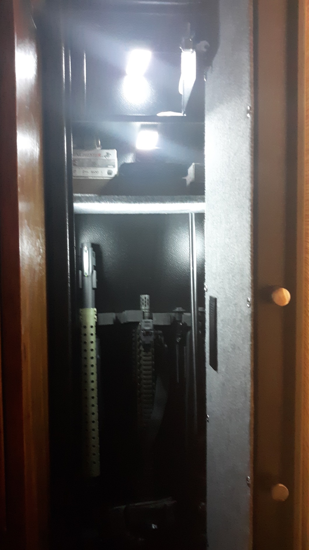 Langger V Gun Safe for Rifle, Upgraded Quick Access 5-6 Gun Large Rifle Gun Security Cabinet for Rifle Shotgun Firearms with/without Optics with Pistol Lock Box, Removable Storage Shelf BLACK customer photo 2