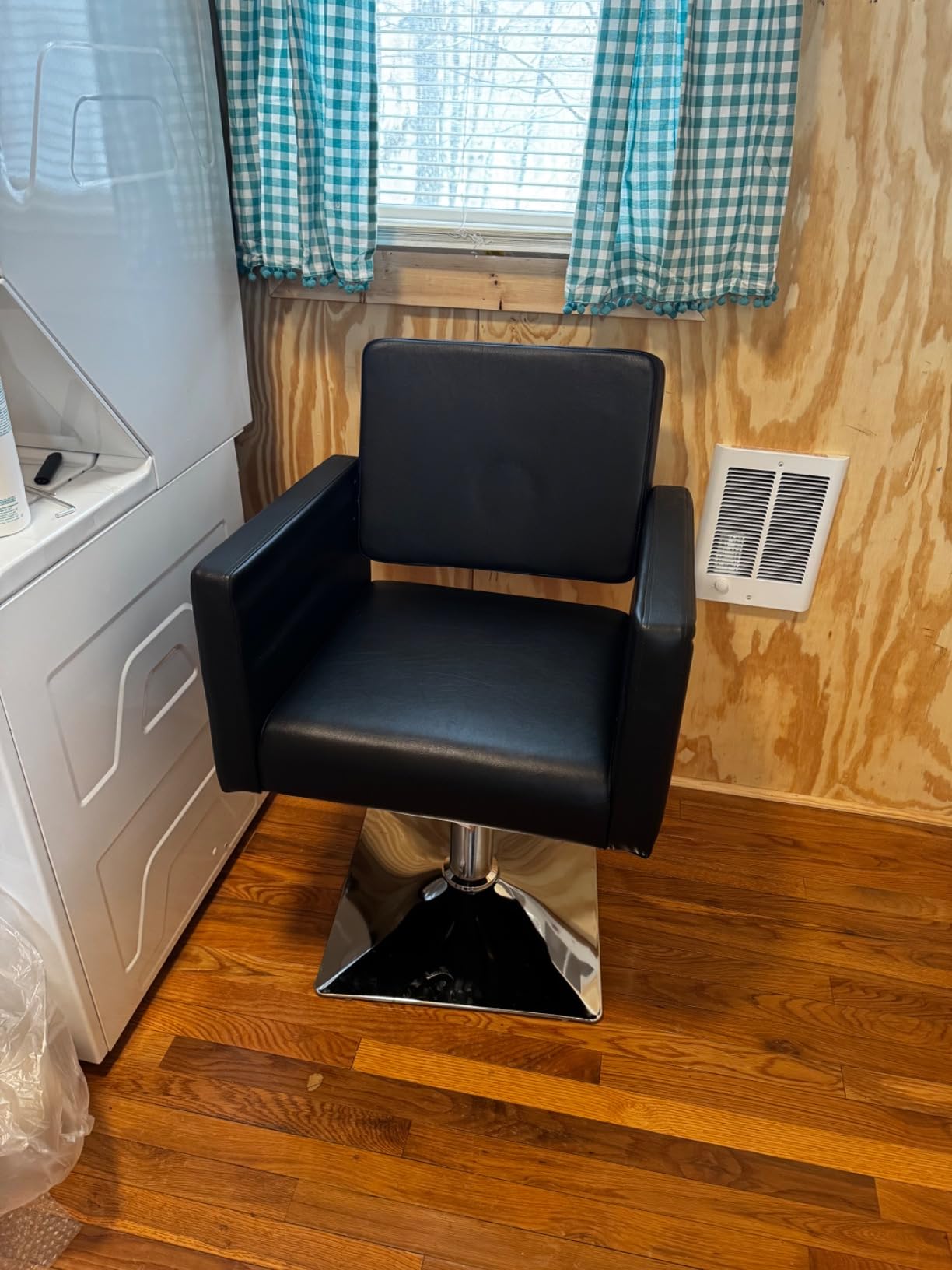 Artist hand Salon Chair for Hair Stylist with Heavy Duty Hydraulic Pump customer photo 2