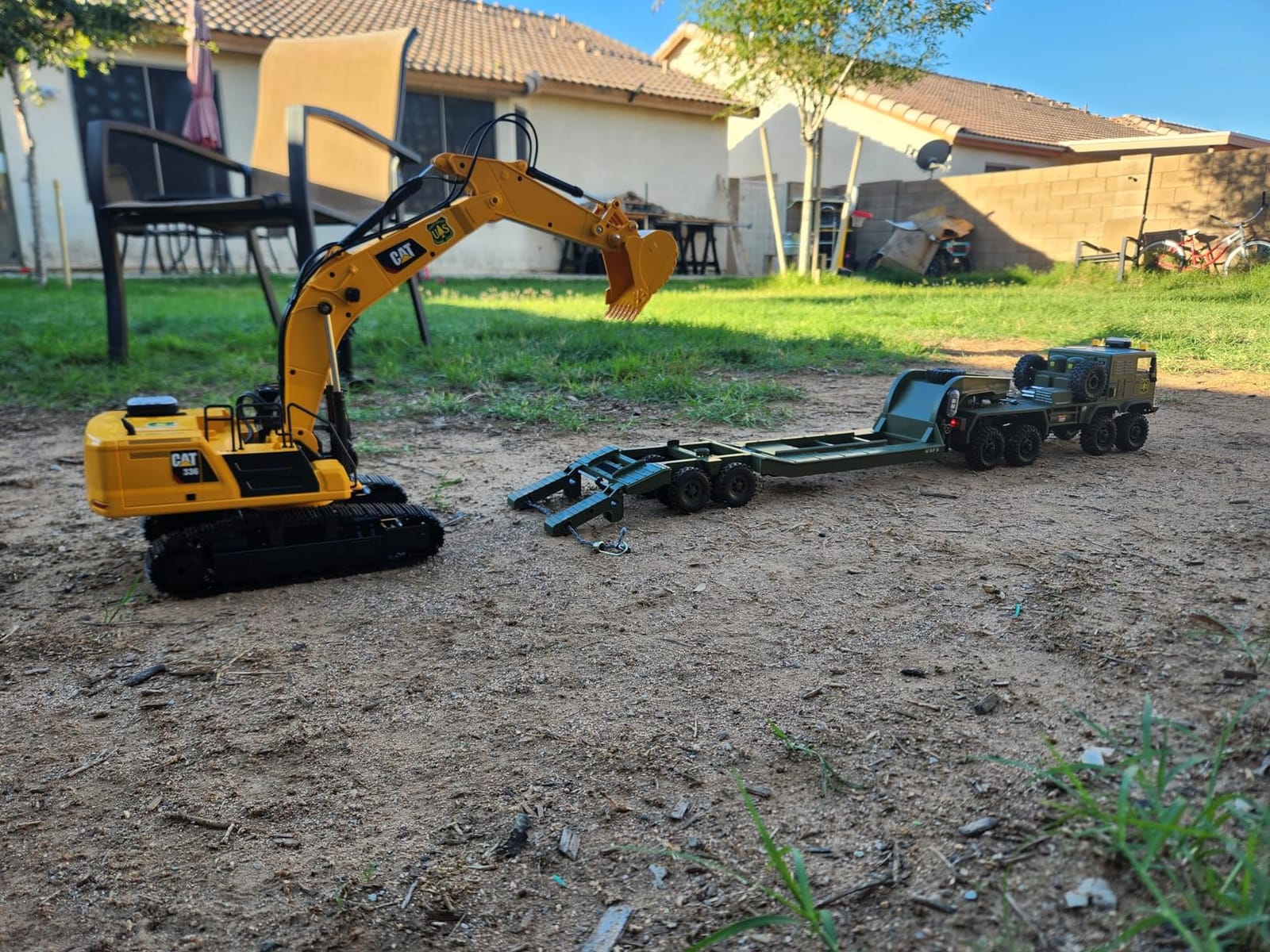 Diecast Masters RC Truck CAT 336 Excavator | Fully Functional Radio Control 1:24 Scale Model Remote Truck, Caterpillar Trucks Yellow 25001 customer photo 1