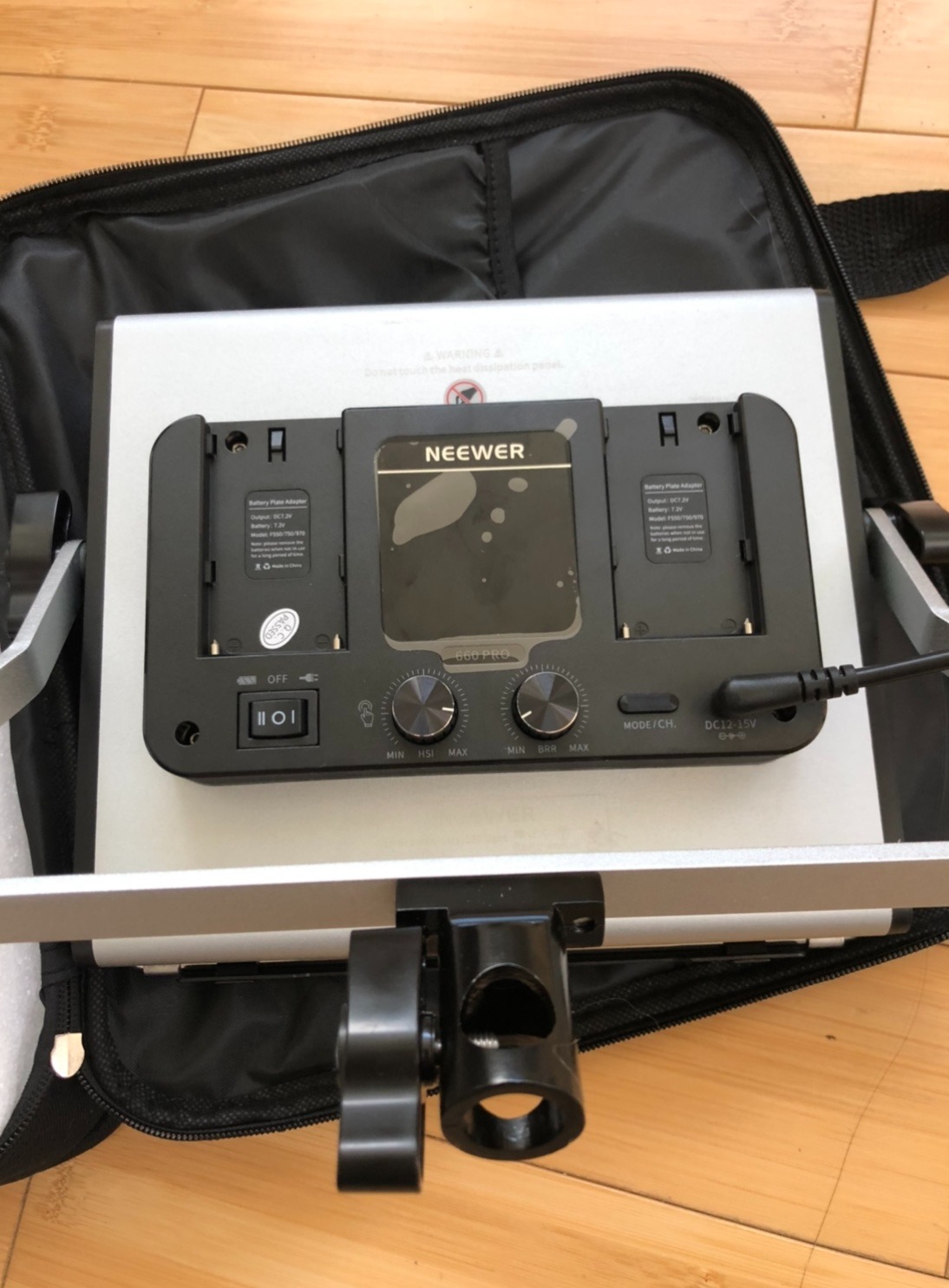 NEEWER 660 PRO RGB LED Video Light with App Control/Barn Door/U Bracket customer photo 2