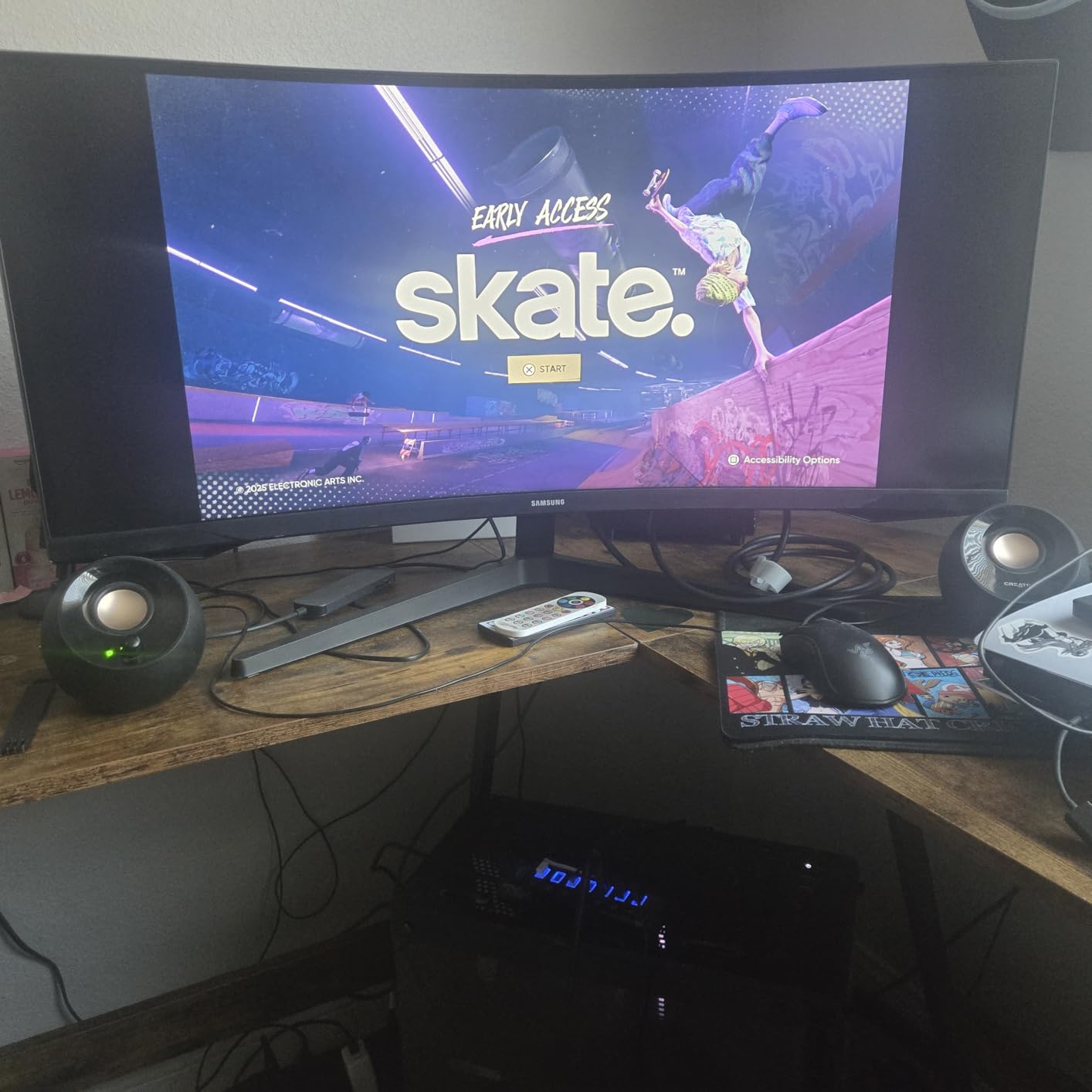 Samsung 34 Odyssey G5 Ultra-Wide Gaming Monitor with 1000R Curved Screen customer photo 1