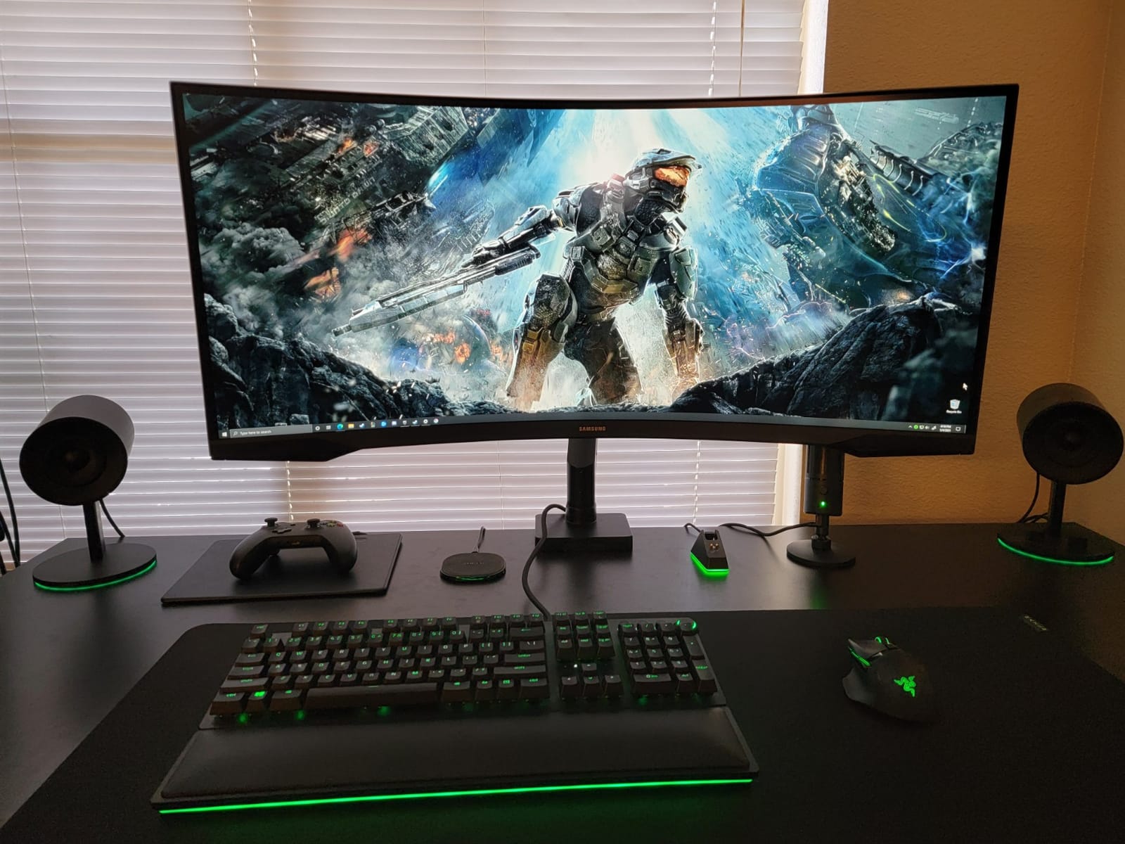 Samsung 34 Odyssey G5 Ultra-Wide Gaming Monitor with 1000R Curved Screen customer photo 2