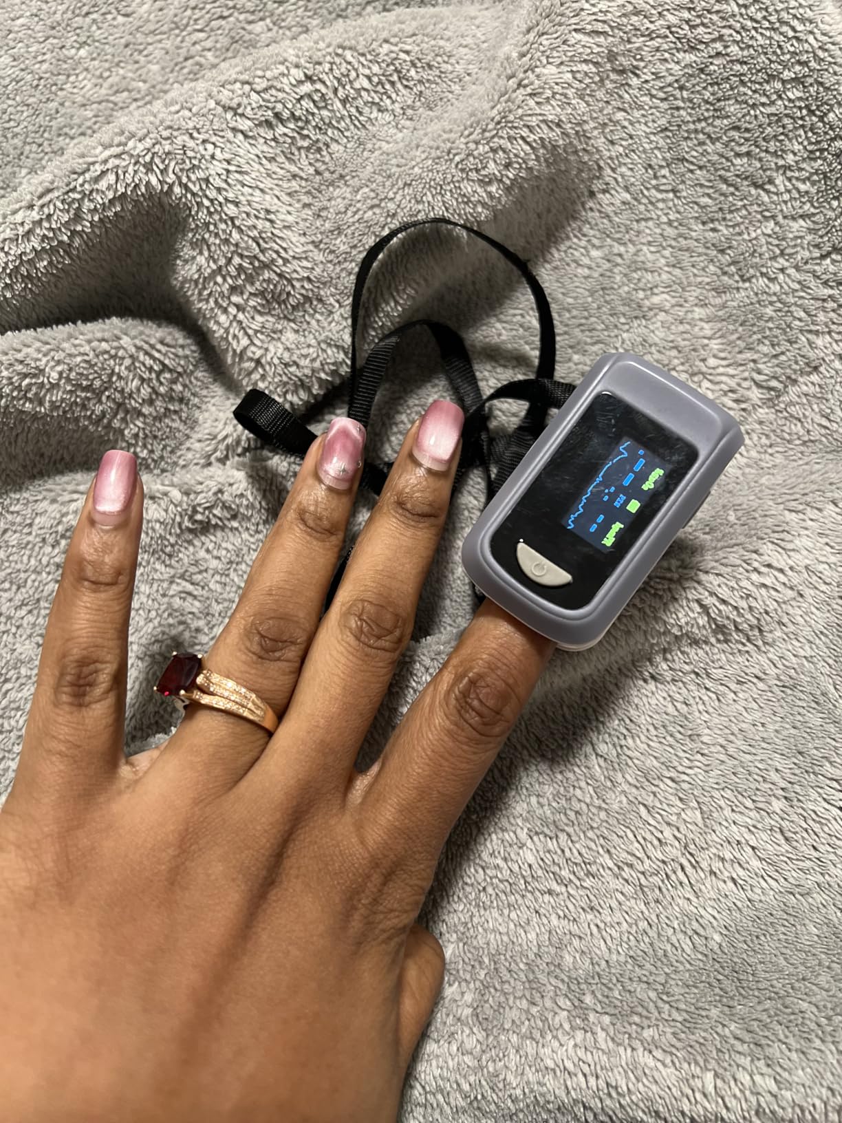 Fingertip Pulse Oximeter Blood Oxygen Saturation Monitor Pulse Ox, Heart Rate and Fast Spo2 Reading Oxygen Meter with OLED Screen Included Lanyard and 2 X AAA Batteries customer photo 2