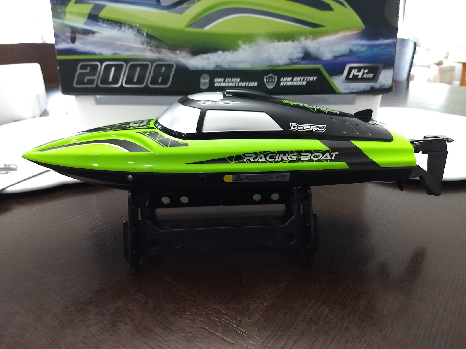 DEERC 14-Inch High Speed RC Boat, 20+ MPH, Auto Self-Righting, 2 Batteries customer photo 2
