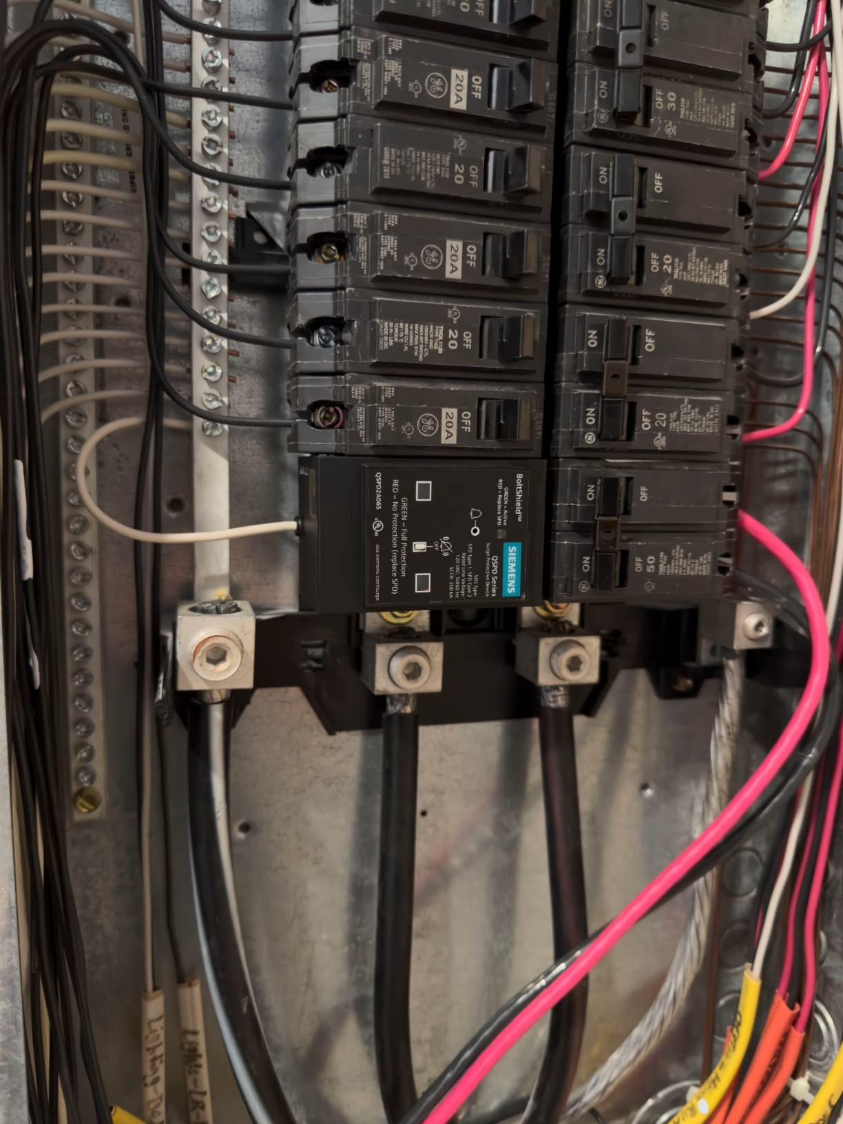 SIEMENS BOLTSHIELD Plug-in Surge Protection Device 2-Pole 65kA 120/240V, 1Ø, 3W customer photo 2