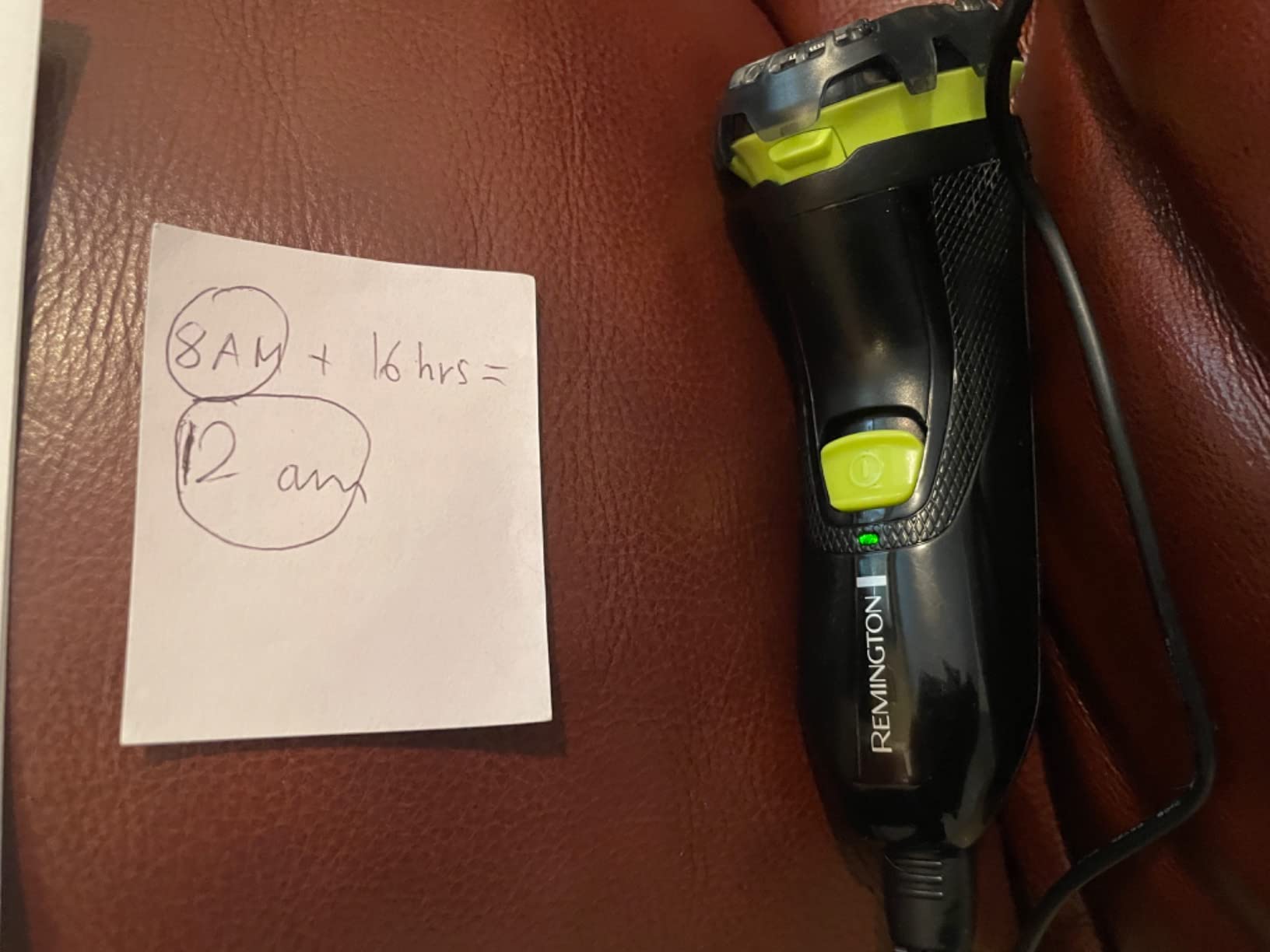 Remington Ultrastyle Rechargeable Rotary Shaver, Black and Neon Green customer photo 2