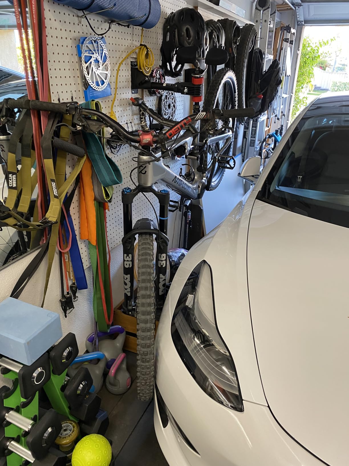Sportneer Bike Repair Stand: 360 Rotatable Wall Mounted Removable Bike Clamp - Adjustable Home Bicycle Maintenance Stand with 2 Mounting Plates for Diameter of 1-1.6’’ Bicycle customer photo 1