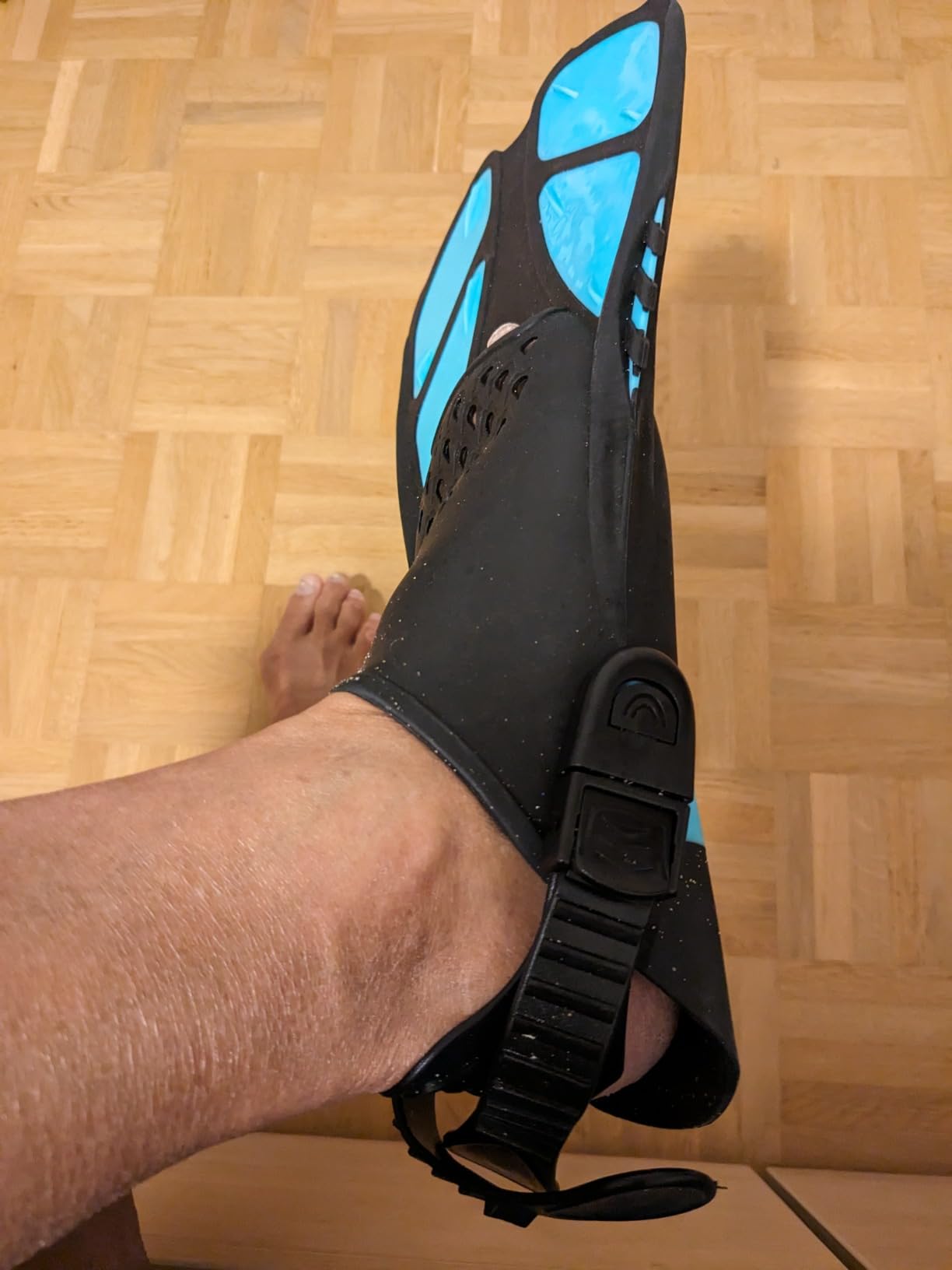 Sugaroom Swim Fins Open Heel, Adjustable Snorkel Fins Diving Fins with Mesh Bag, Snorkeling Gear Flippers Travel Size Short Flippers for Lap Swimming Scuba Dive Adult Men Women Kids customer photo 1