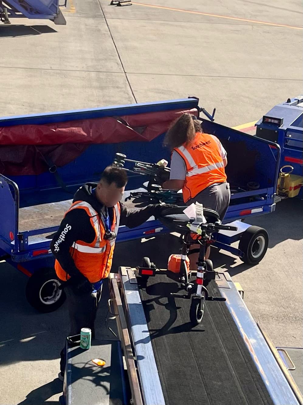 SuperHandy Passport Mobility Scooter for Adults- Foldable, 3 Wheel, Airline Travel Friendly - 13 Mile Range, Includes 2 Removable 44.4V Lithium-ion Batteries & Charger (275 Lbs) customer photo 2