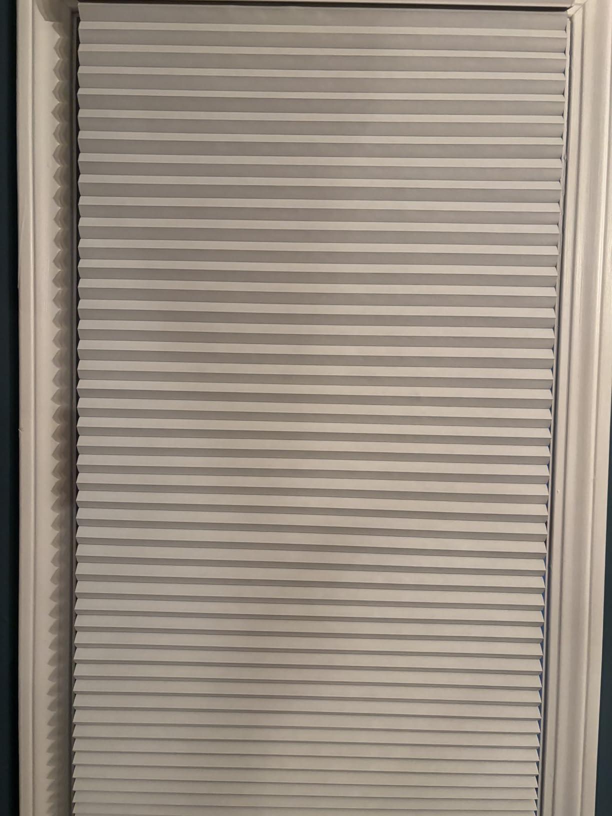 MYshade Cordless Blackout Cellular Shades for Windows, Honeycomb Window Shades with Thermal Insulation, Child & Pet Safe Room Darkening Shade, Easy Install,18