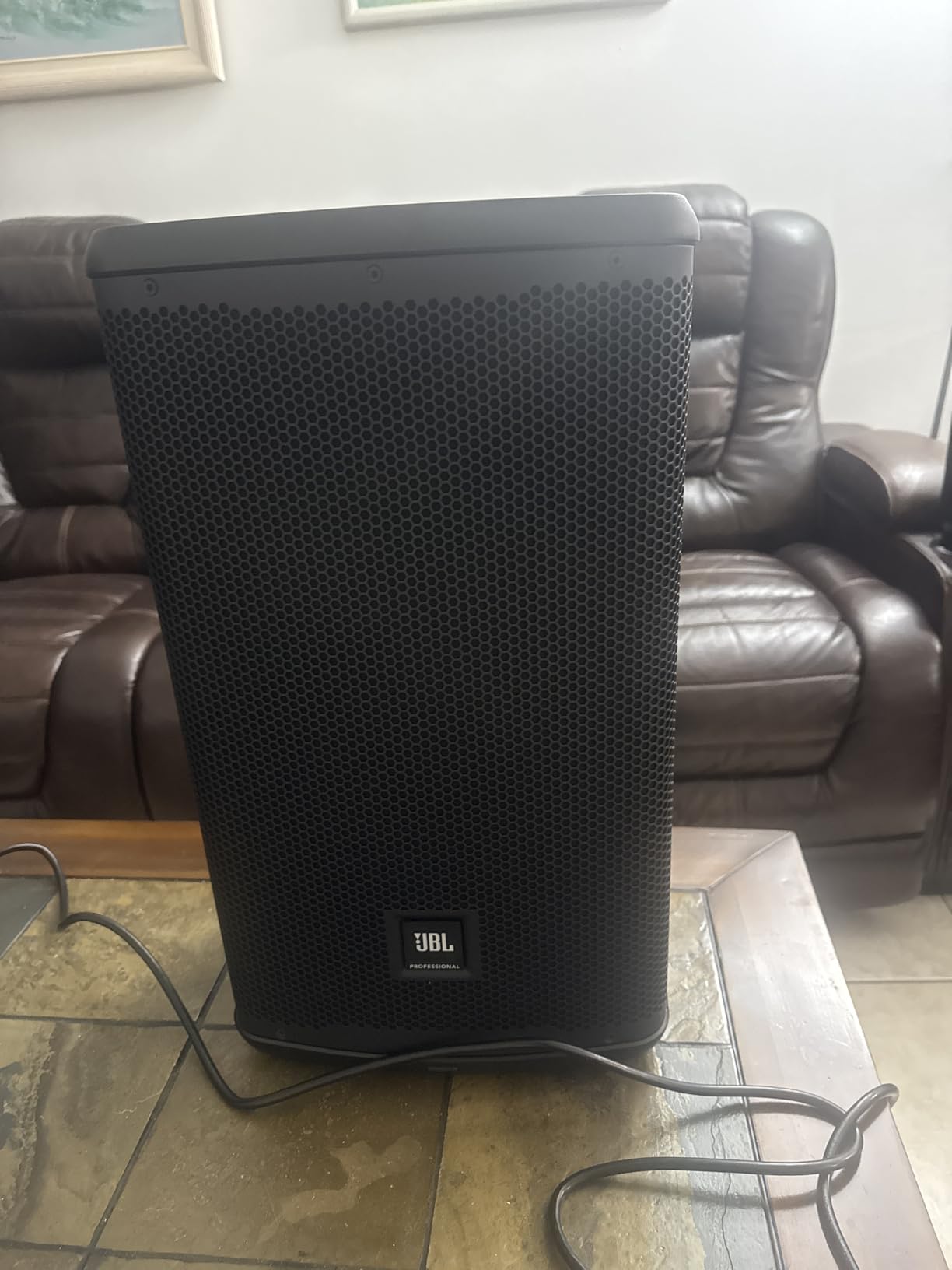 JBL Professional EON712 Powered PA Speaker, Loudspeaker with Bluetooth, 12 inch,1300 Watt, Corded Electric, Black customer photo 1