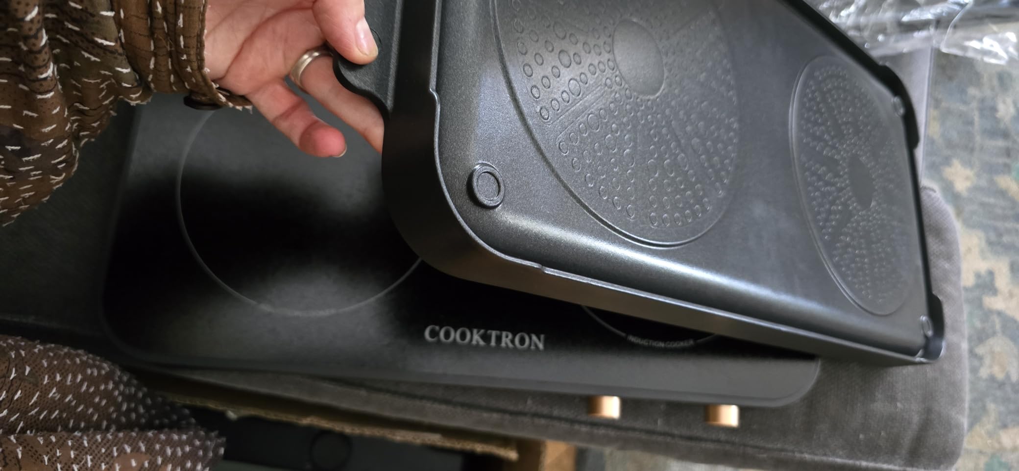 COOKTRON Portable Induction Cooktop 2 Burner with Griddle Pan, 1800W, Black customer photo 2