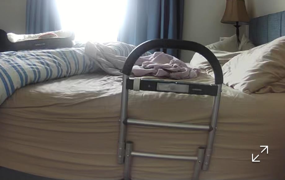 Lunderg Bed Assist Rail for Seniors with Motion Light & Non-Slip Grab Bar customer photo 1