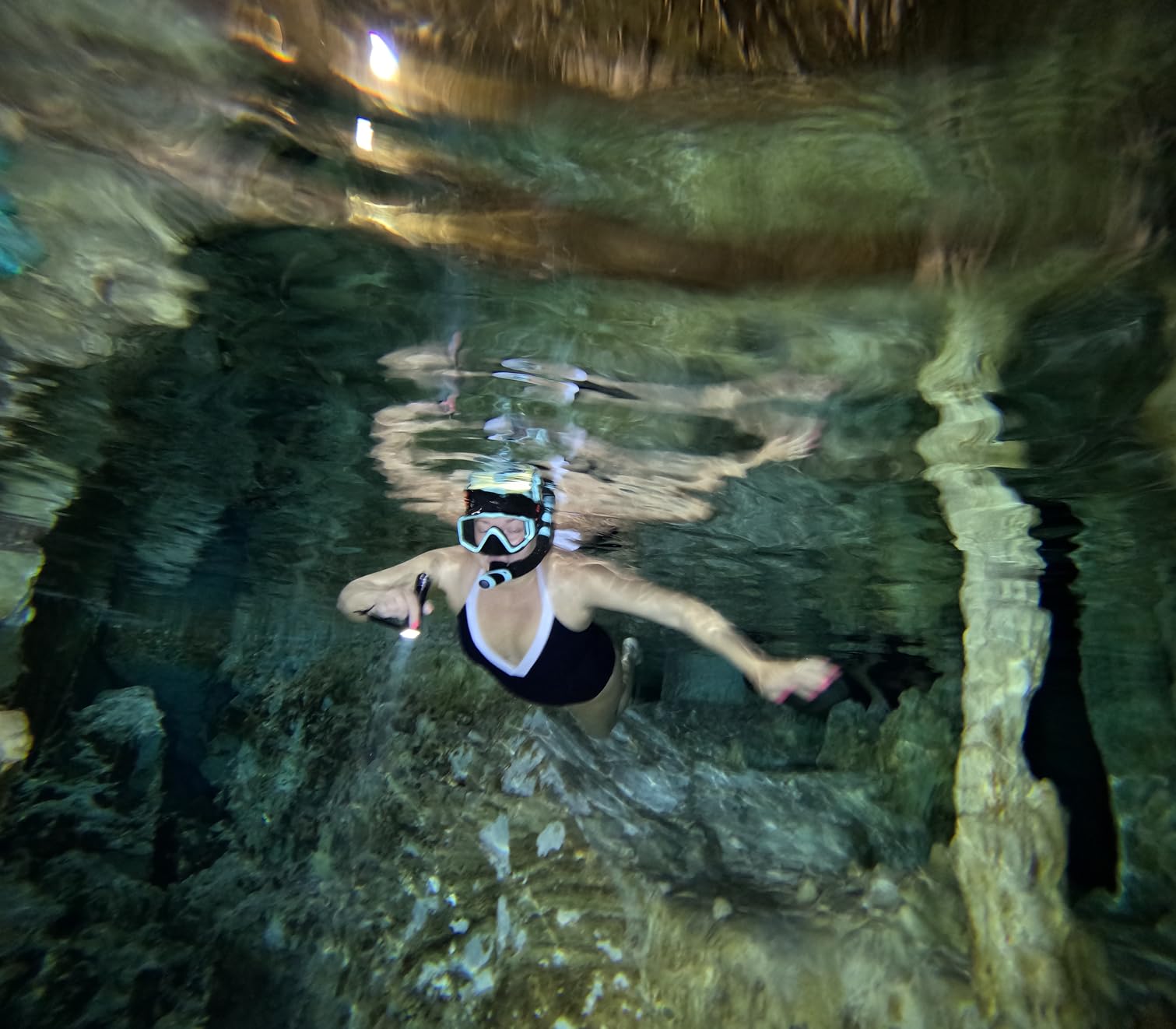 Snorkel Set Pano 3 Window Adult Snorkeling Gear, Professional Snorkel Goggles Anti-Fog Diving Mask, Anti-Leak Swim Goggles and Dry Top Snorkel for Diving, Snorkeling, Swimming customer photo 1