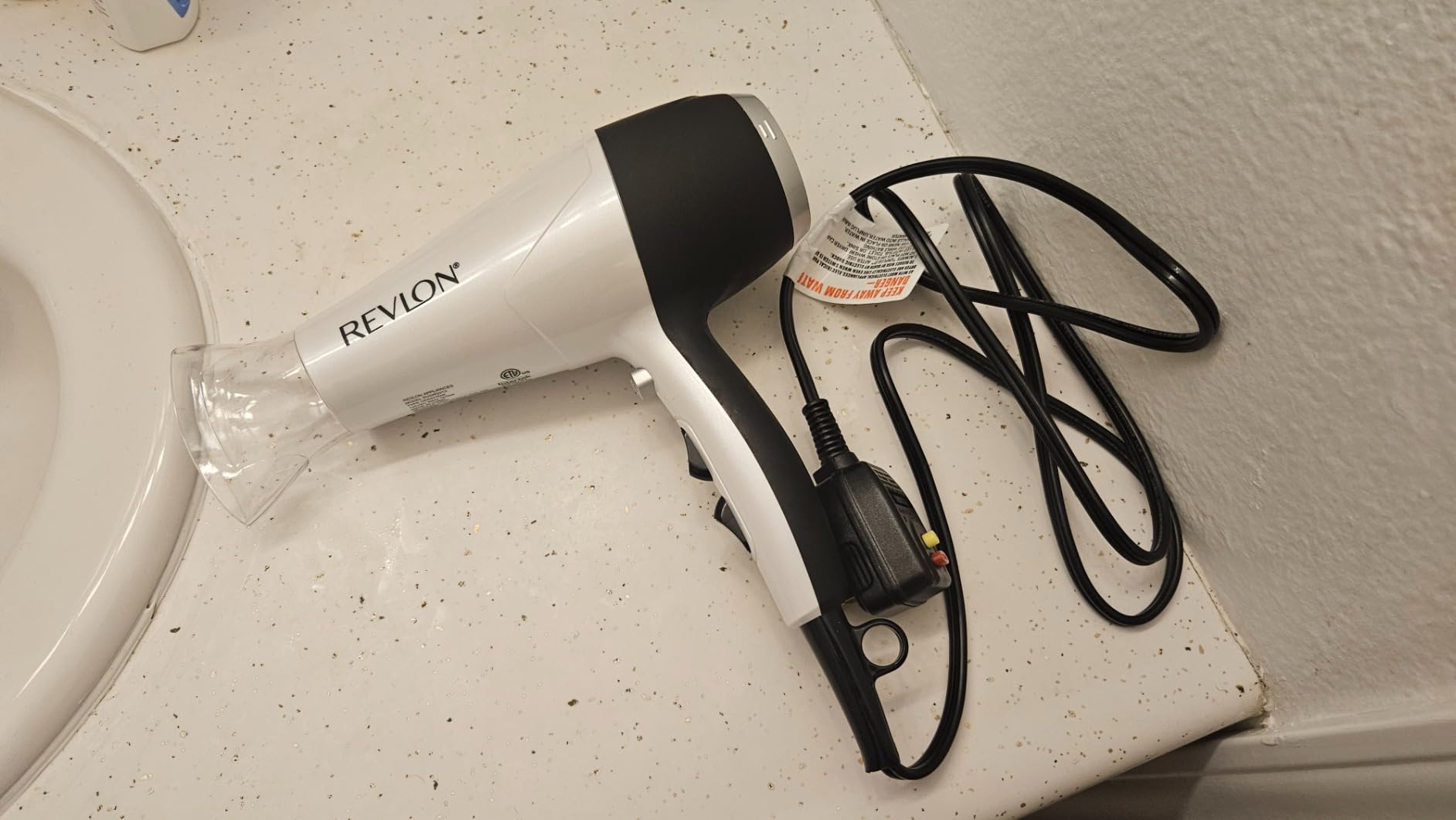REVLON Volume Booster, Hair Dryer with Curl Enhancing Diffuser, White customer photo 1