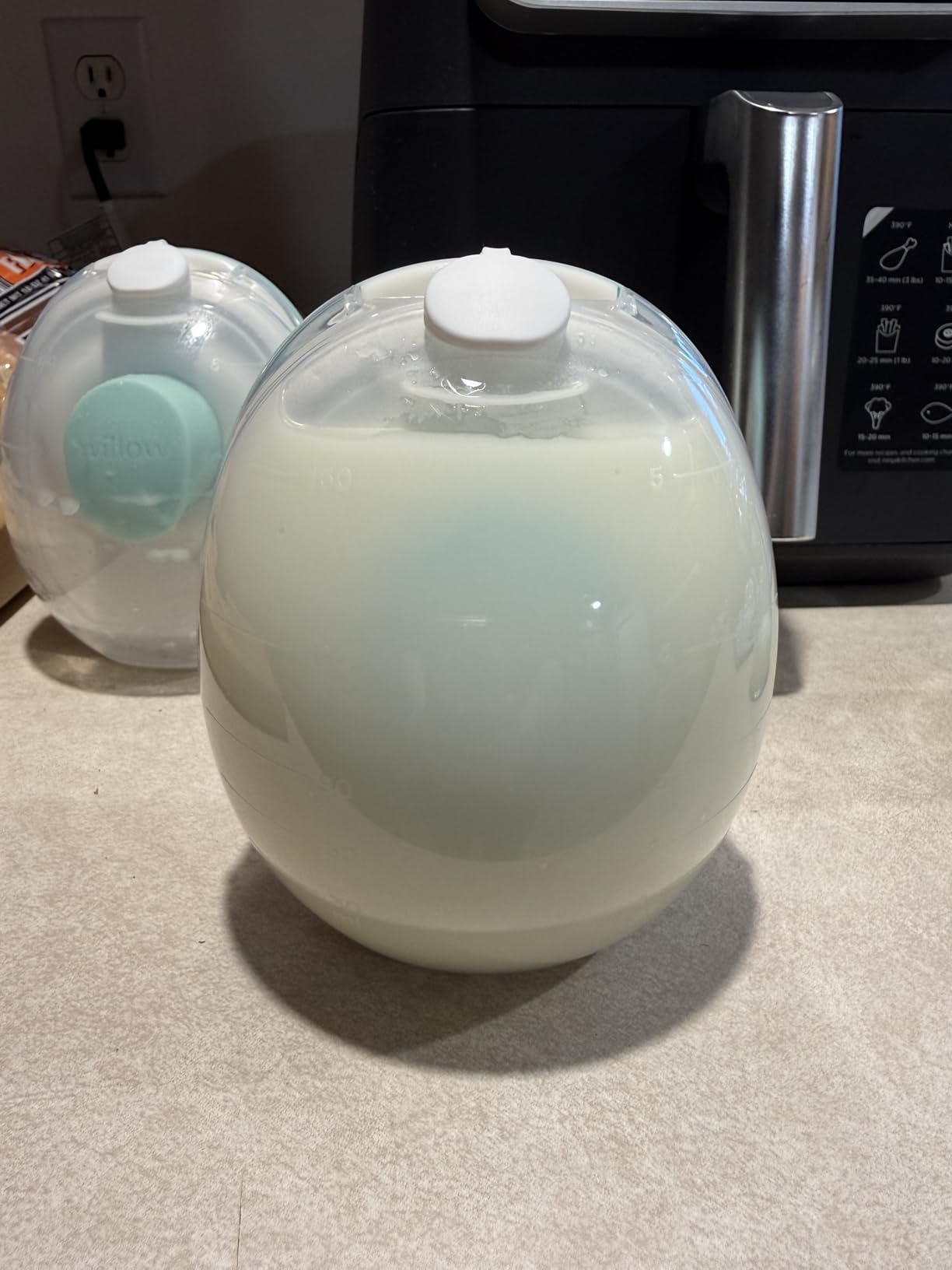 Willow Go Wearable Breast Pump, Hands Free Double Electric Breast Pump, Wireless In-Bra Design with 15 level Hospital Grade Suction, includes 24mm & 21mm Flanges & 5oz Reusable Containers, App enabled | Wireless in-bra design, 15 level hospital grade suction, includes 24mm & 21mm flanges, 5oz reusable containers, app enabled customer photo 2