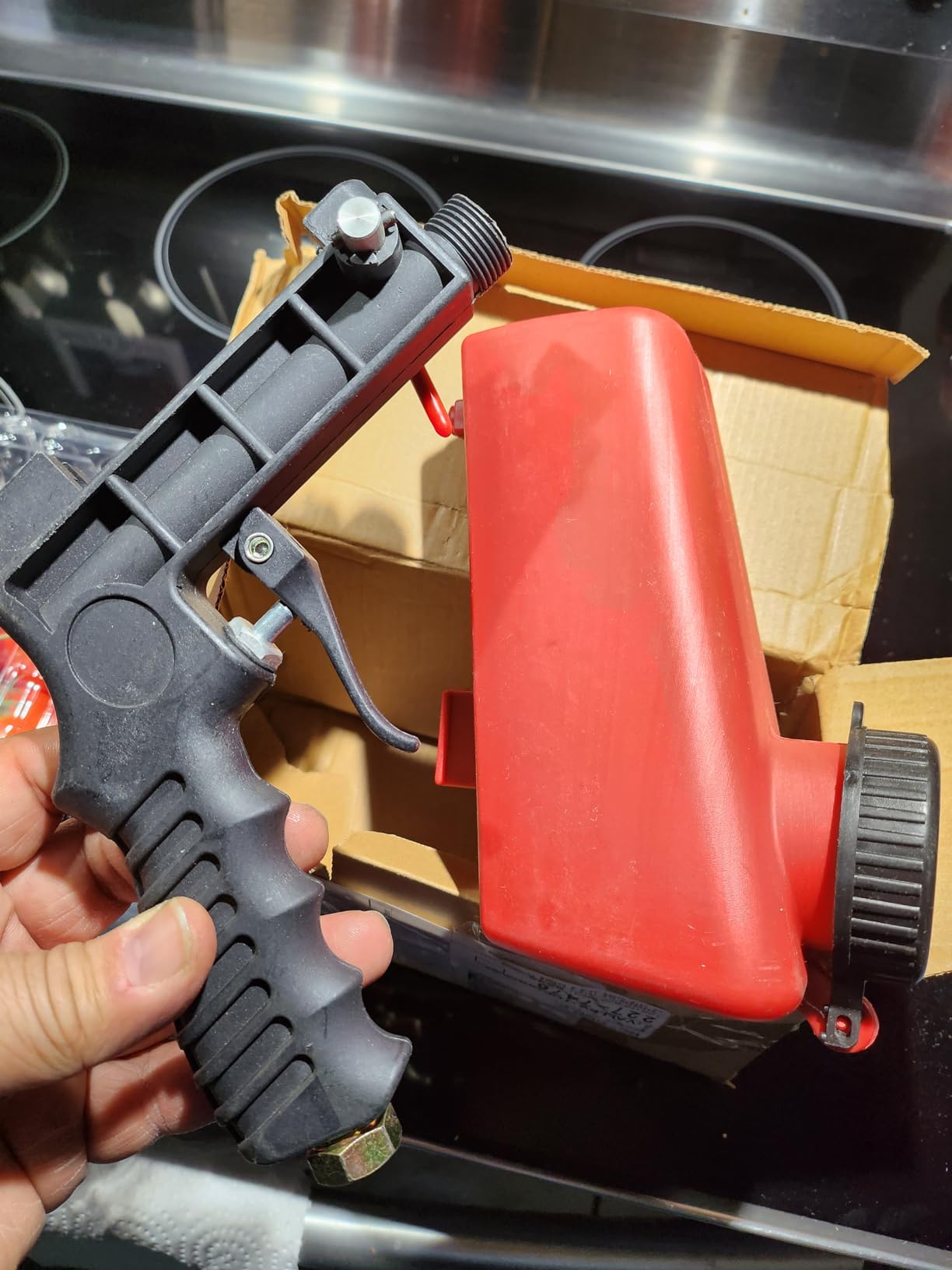 90psi Gravity Feed Sand Blaster Gun Kit - Hand Held Sand Blasting Spray Gun with 2 Nozzle Tips and Air Regulator Remove Paint, Rust, Stains, and Grime on Surfaces customer photo 1