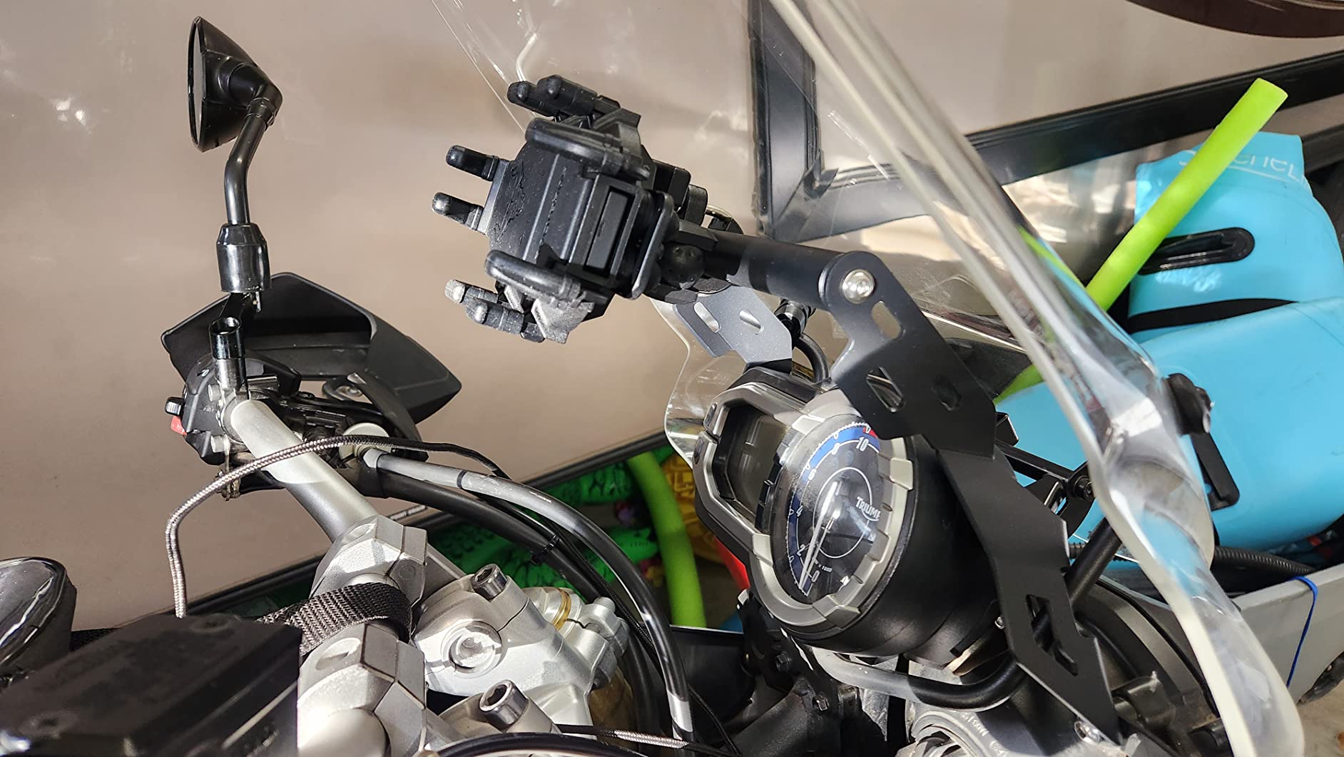 ROCKBROS Aluminum Motorcycle Bike Phone Mount with Vibration Dampener customer photo 2
