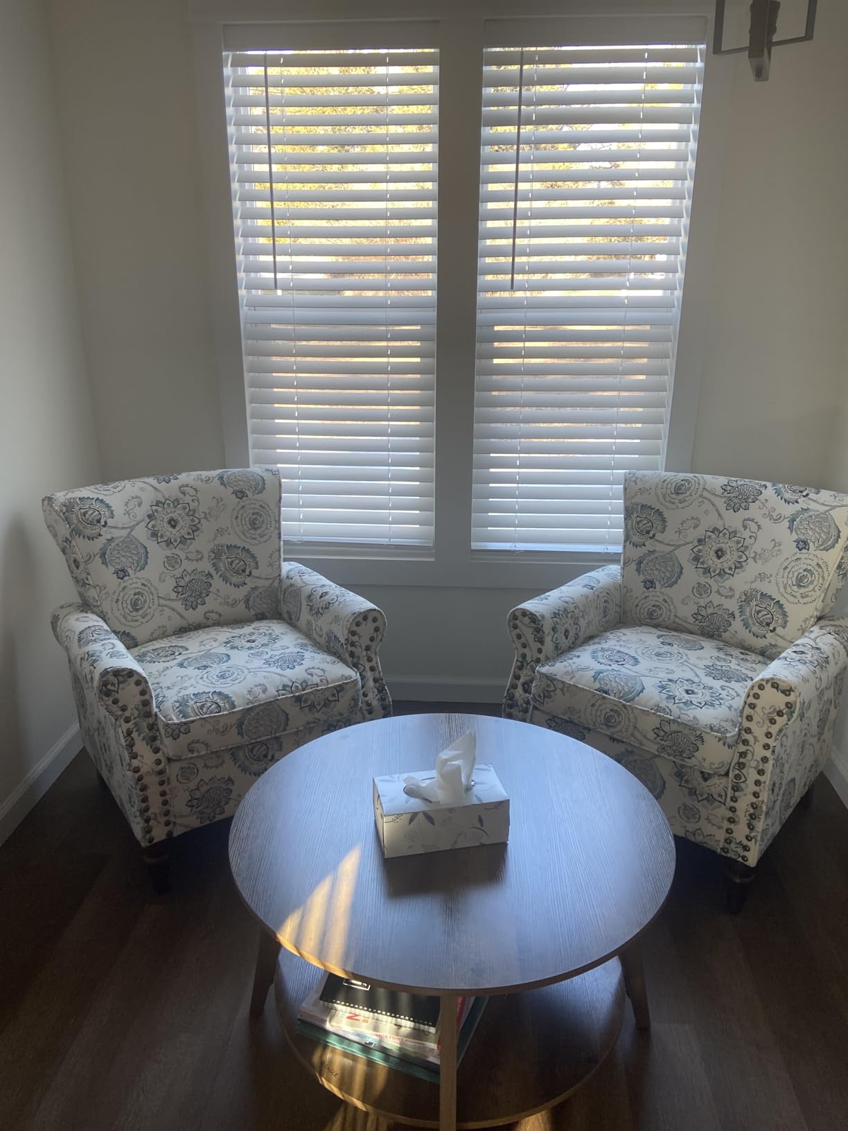 HULALA HOME Traditional Floral Accent Chair with Solid Wood Legs, Mustard Upholstered Armchair Reading Chair with Rolled Armrests, Nailhead Trim, Removable Cushion customer photo 1